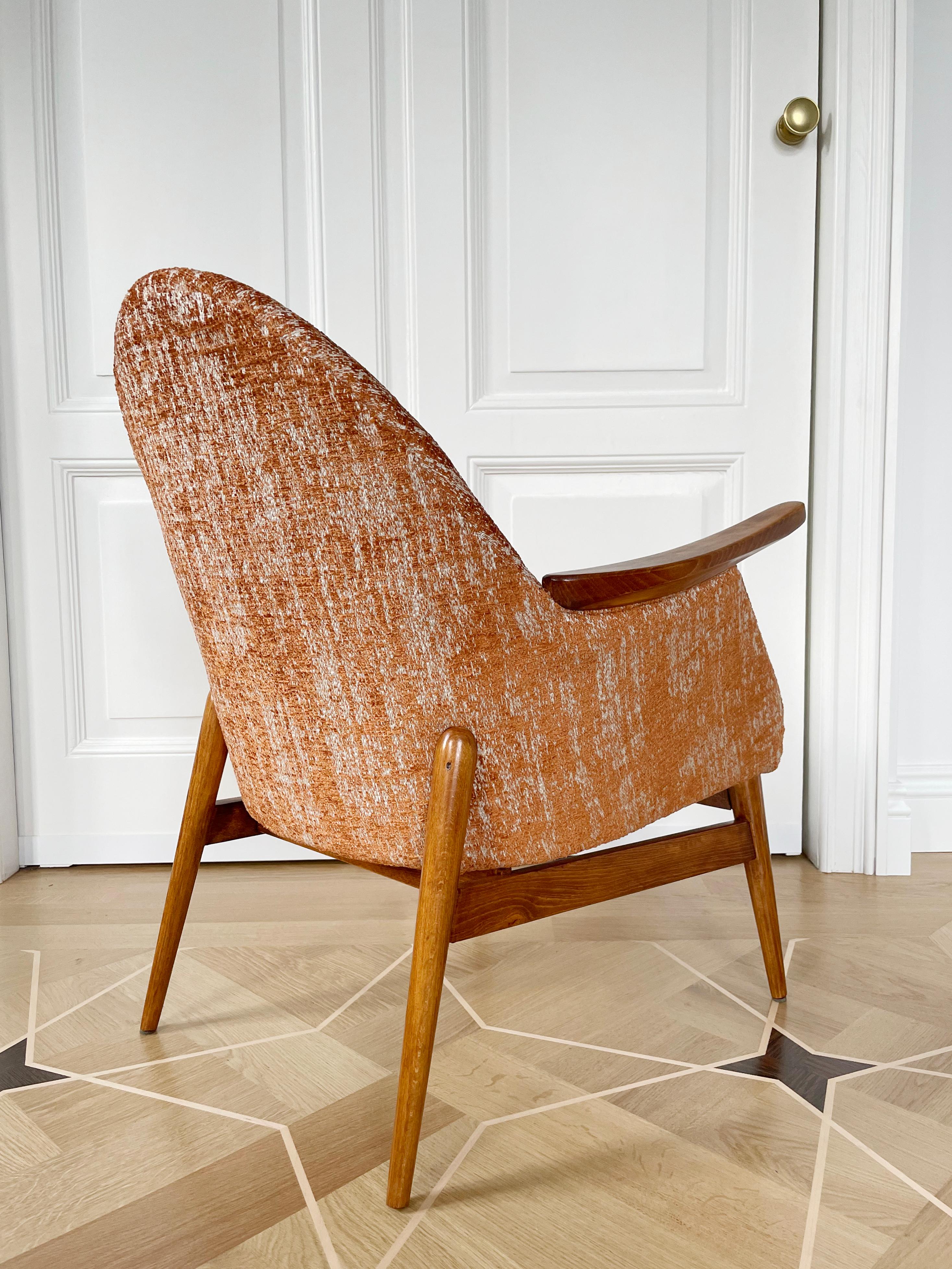 Mid-Century Swallow Armchair, Designed by Julia Gaubek, Europe, 1960s For Sale 2