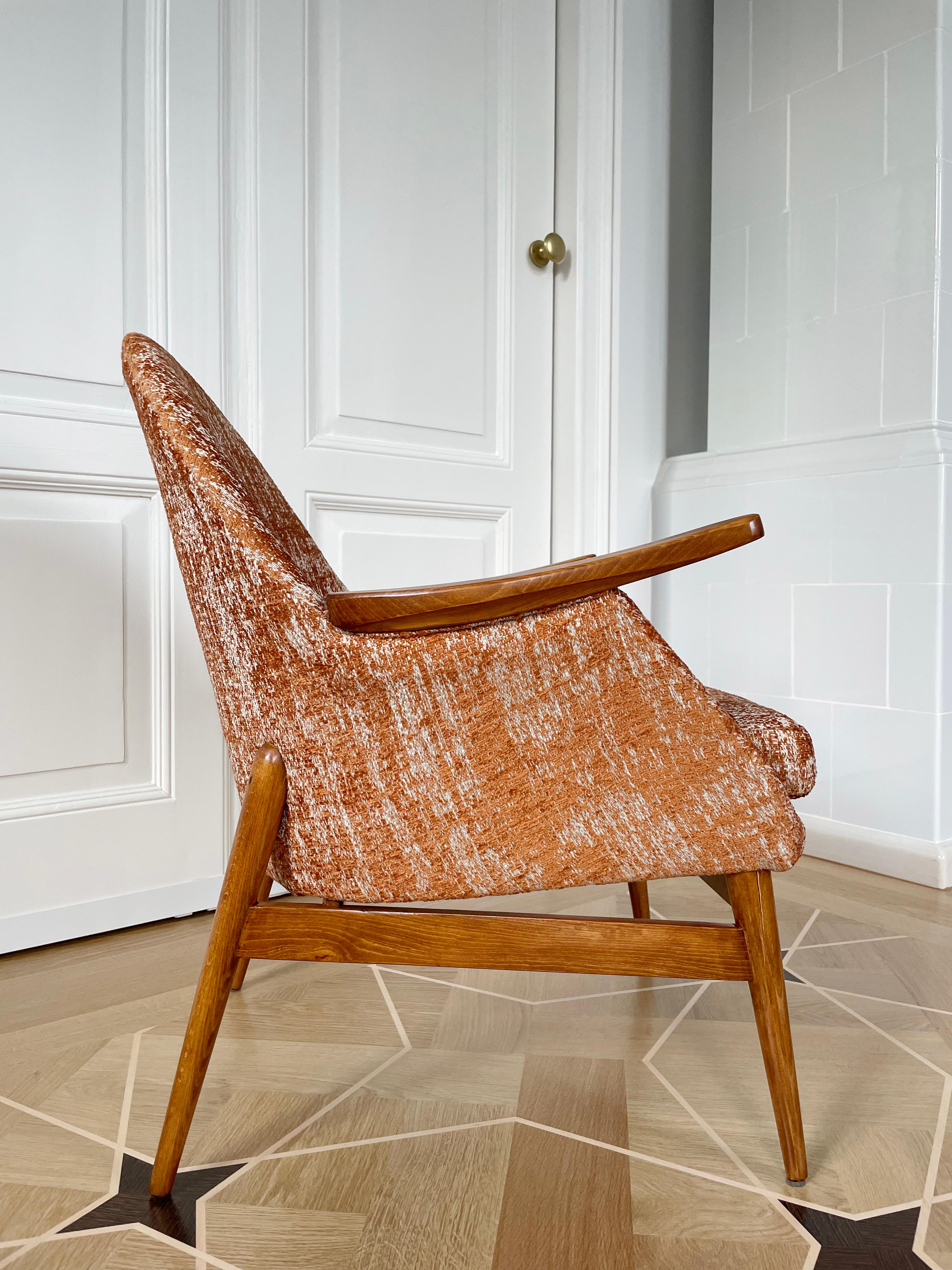 Hand-Crafted Mid-Century Swallow Armchair, Designed by Julia Gaubek, Europe, 1960s For Sale