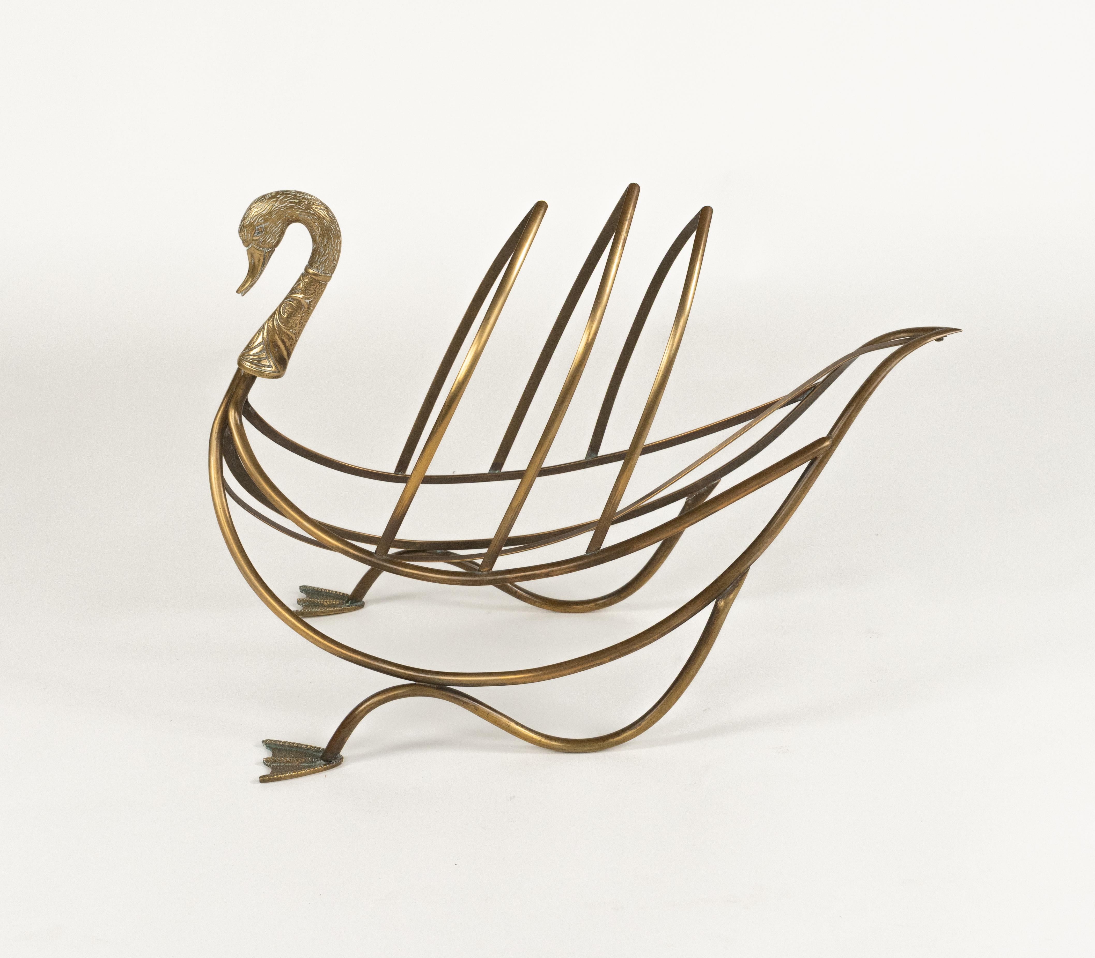 Midcentury Swan Shaped Magazine Rack in Brass Attributed to Maison Jansen, 1960s For Sale 1