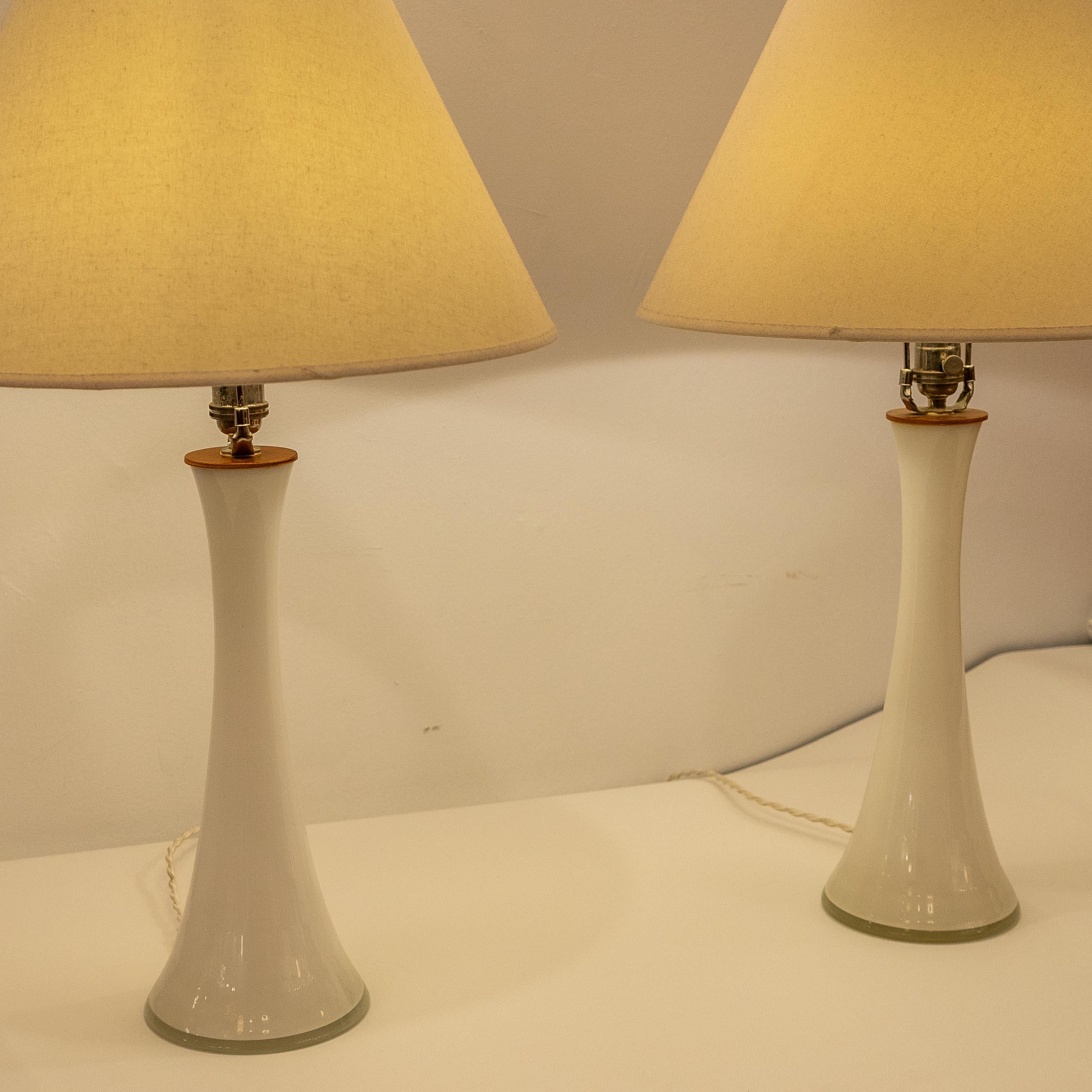 Midcentury Swedish Blown Glass Bedside Lamps, Pair For Sale 6