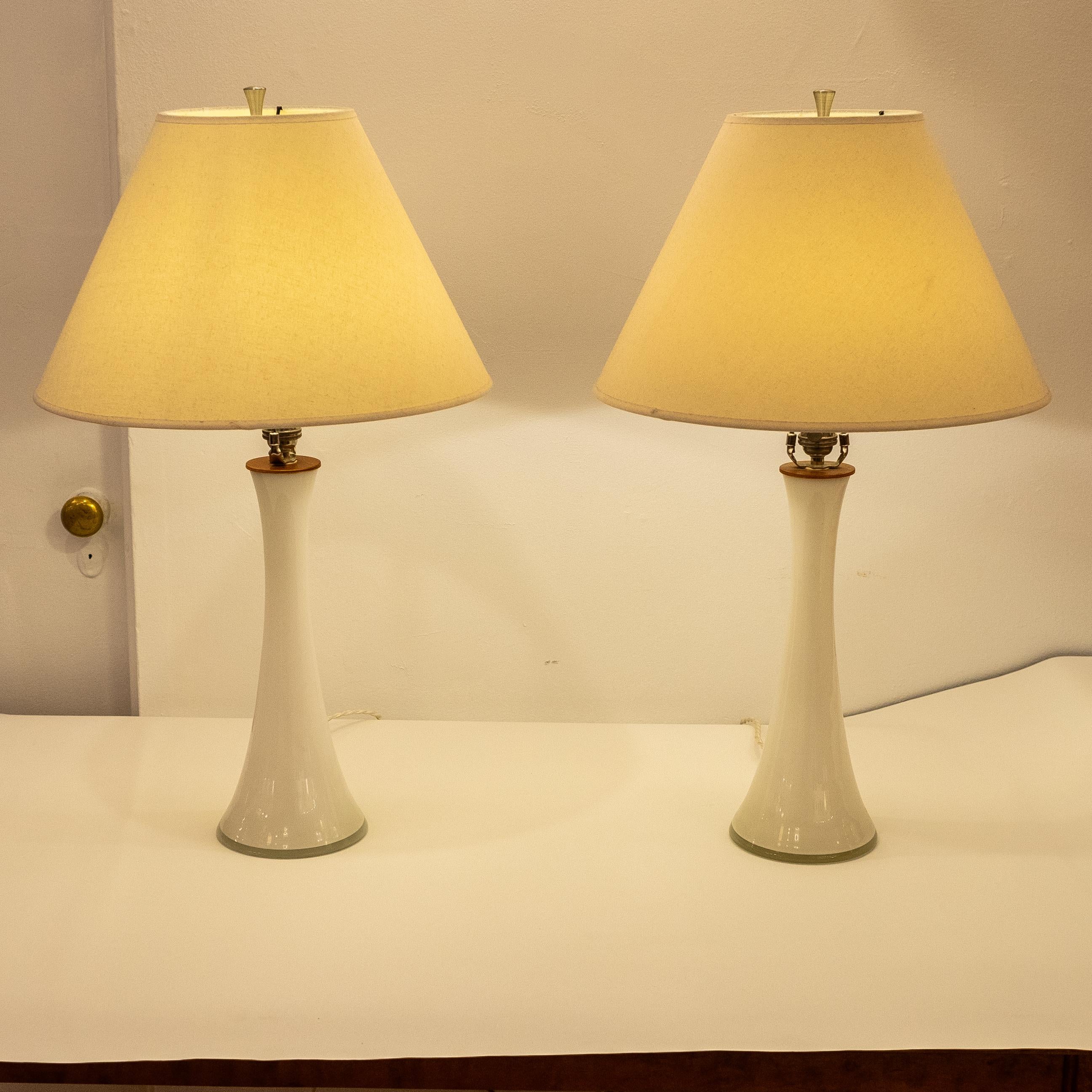 Midcentury Swedish Blown Glass Bedside Lamps, Pair For Sale 7