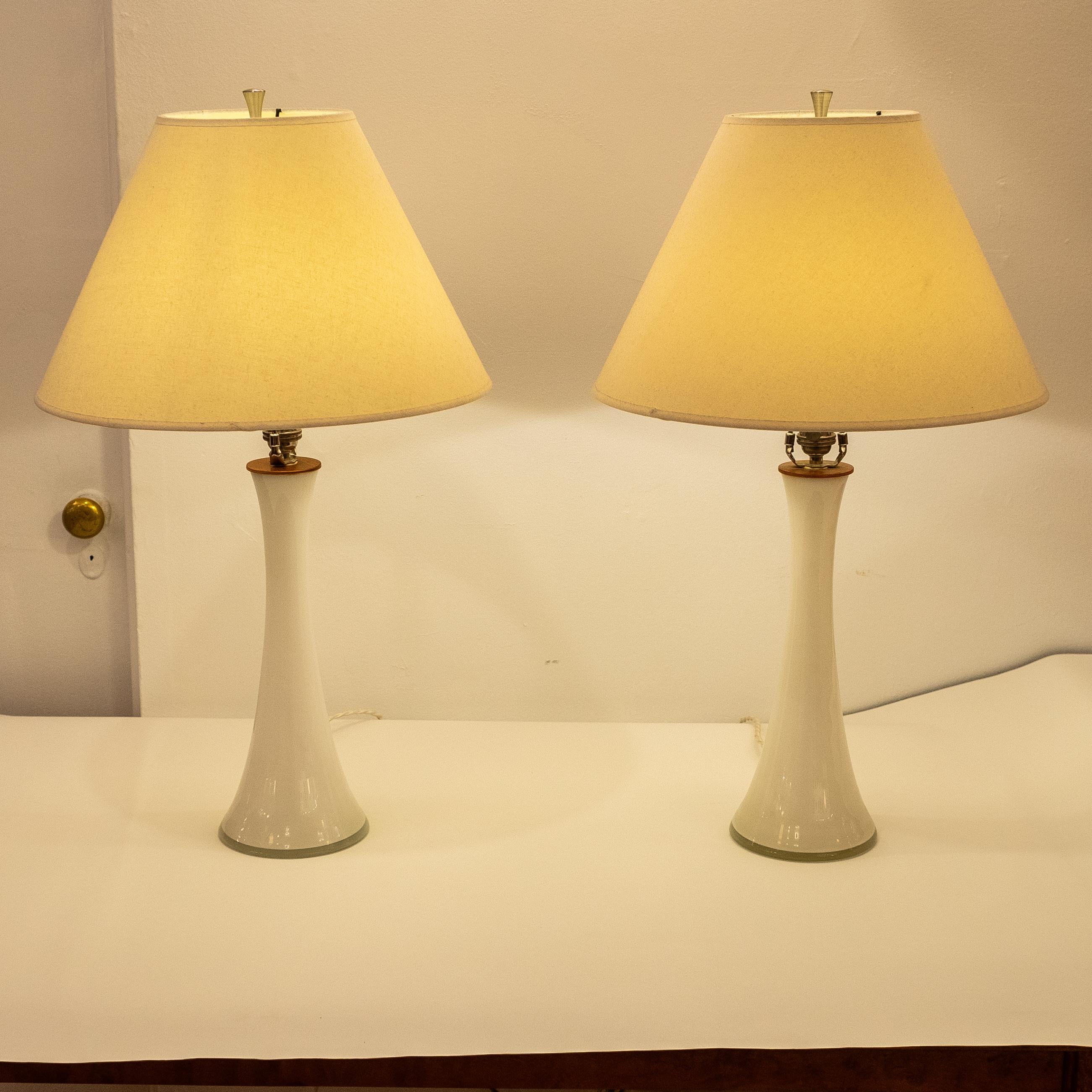 Midcentury Swedish Blown Glass Bedside Lamps, Pair For Sale 8