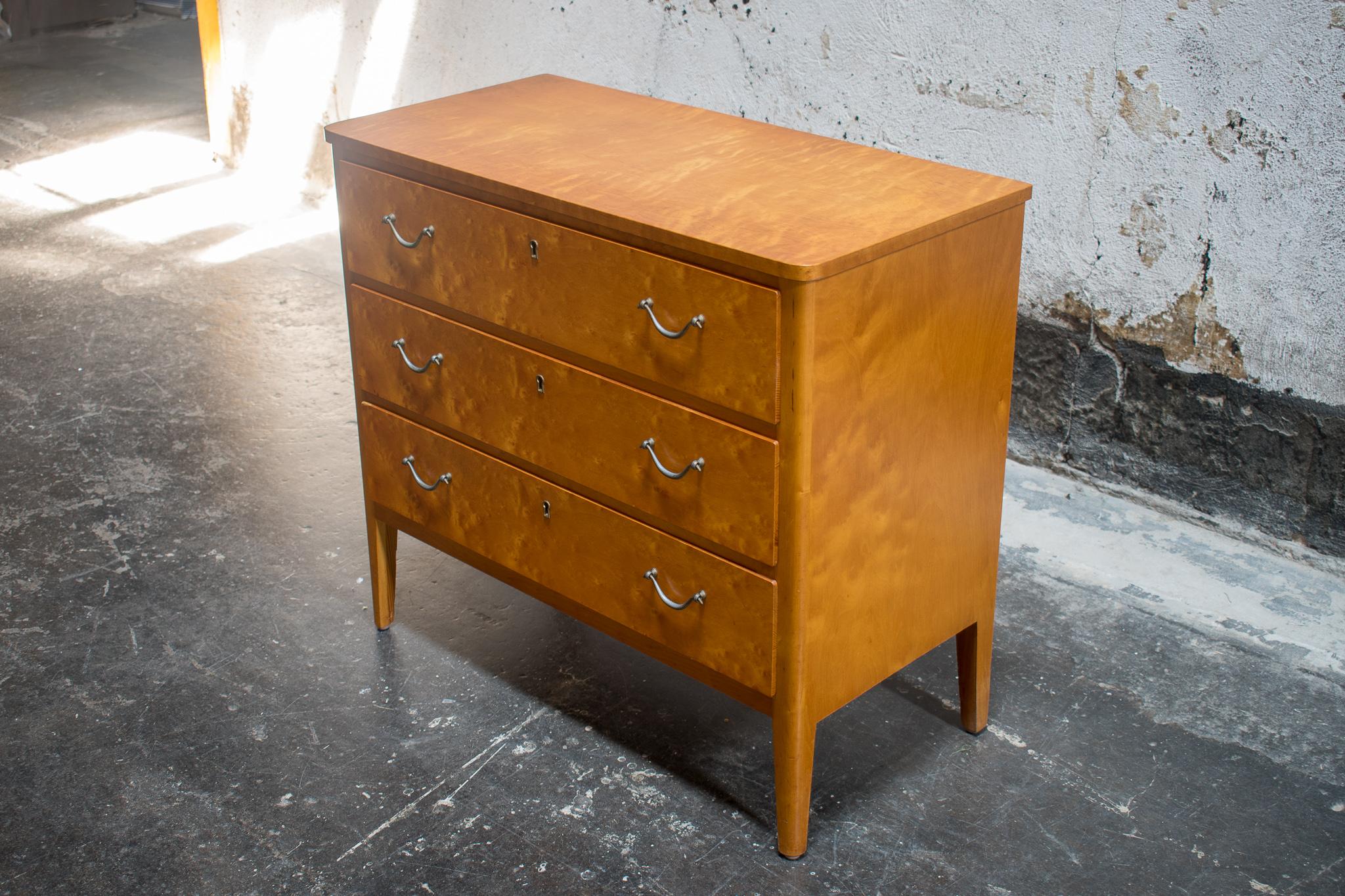 Midcentury Swedish Chest of Drawers in Blond Birch In Good Condition For Sale In Atlanta, GA