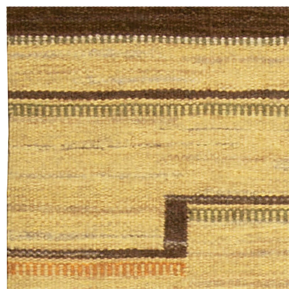 Doris Leslie Blau Collection Midcentury Swedish Flat-Weave Rug In Good Condition In New York, NY