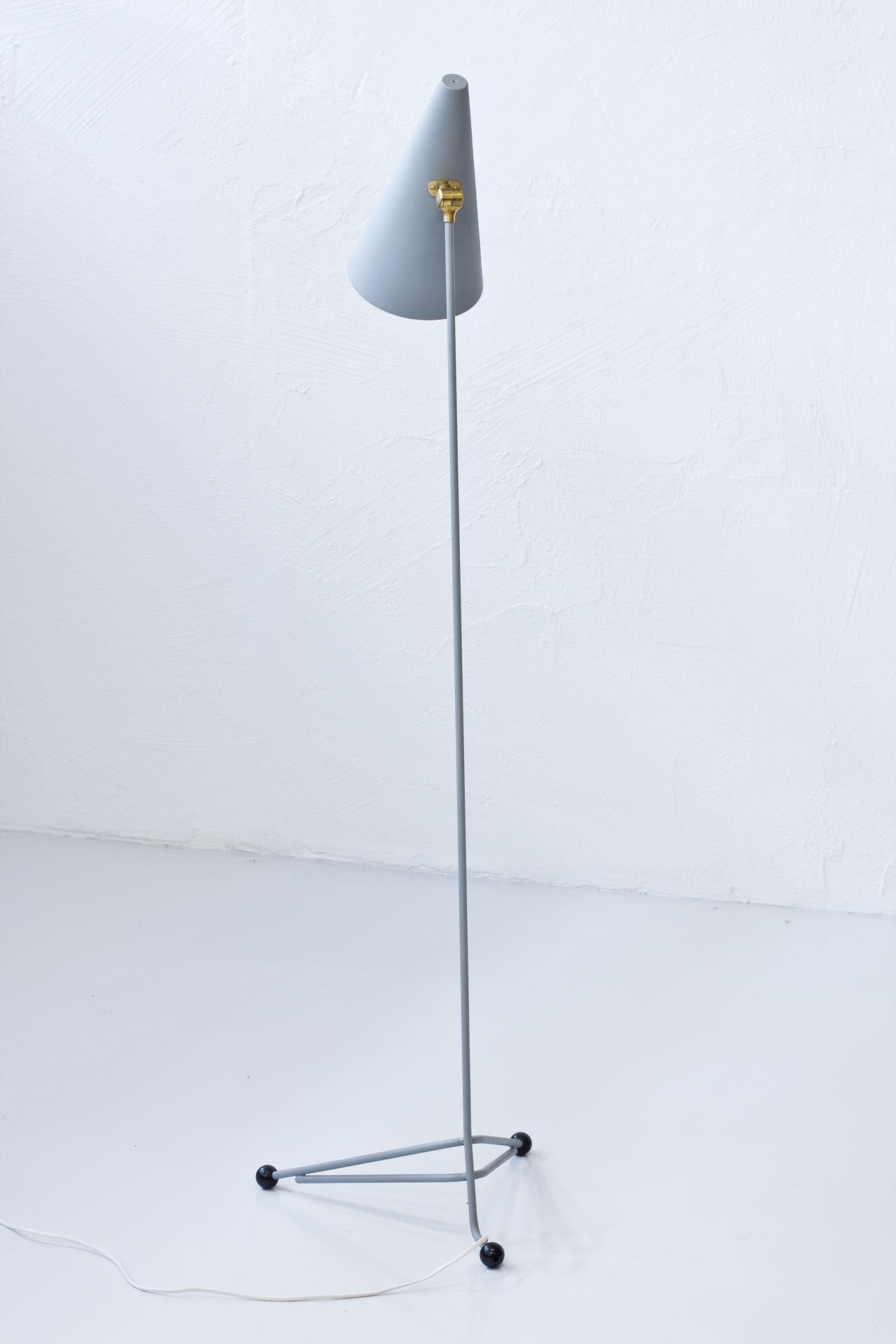 Midcentury Swedish Floor Lamp in Metal In Good Condition In Stockholm, SE