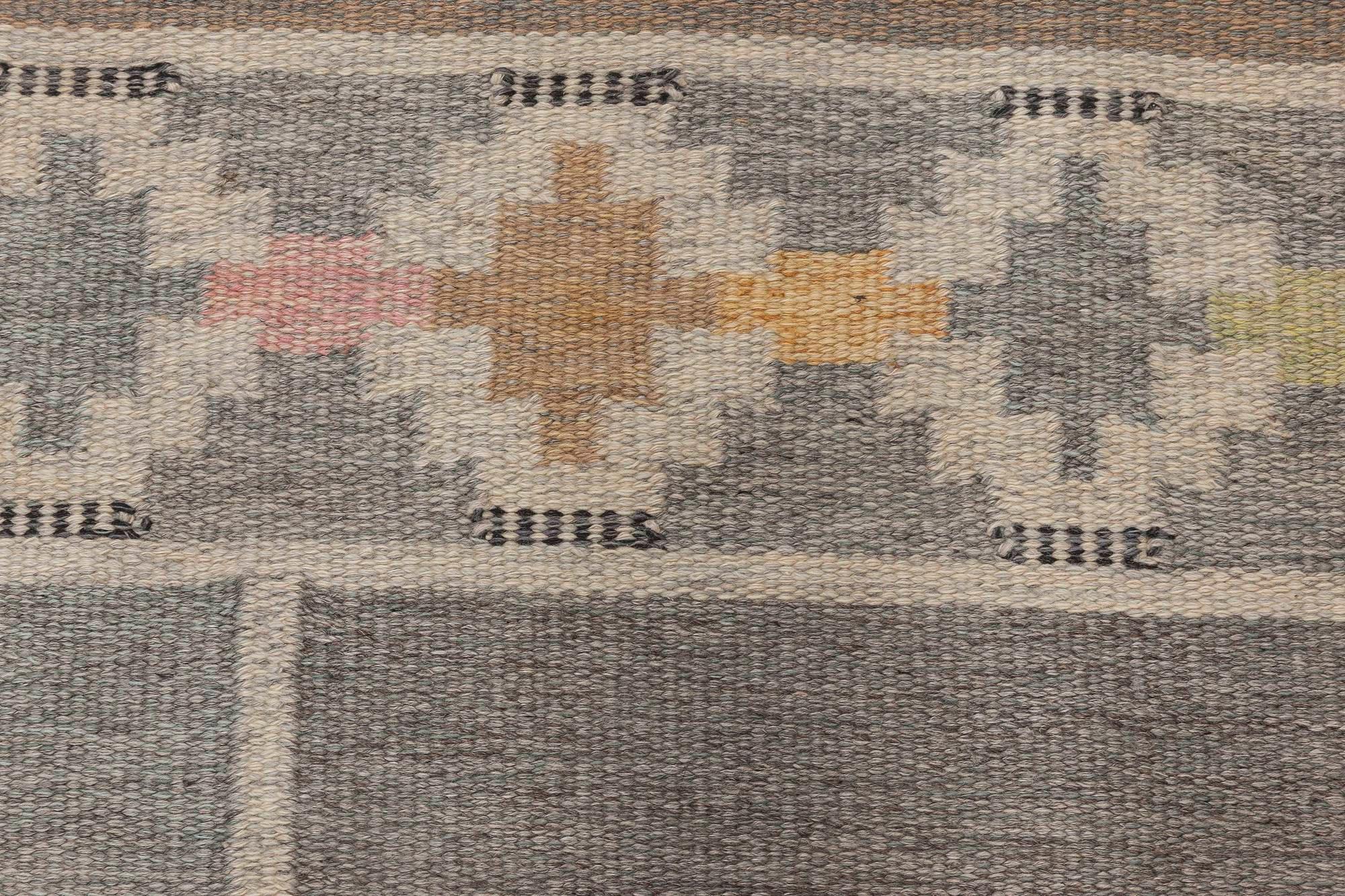 Mid-Century moderno Tappeto svedese di Ingegerd Silow realizzato a mano nel Medioevo in vendita