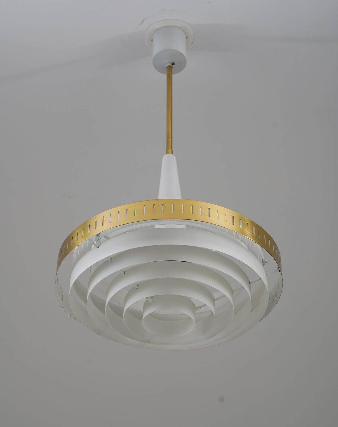 Mid-Century Swedish Pendant in Brass and Metal In Good Condition For Sale In Karlstad, SE