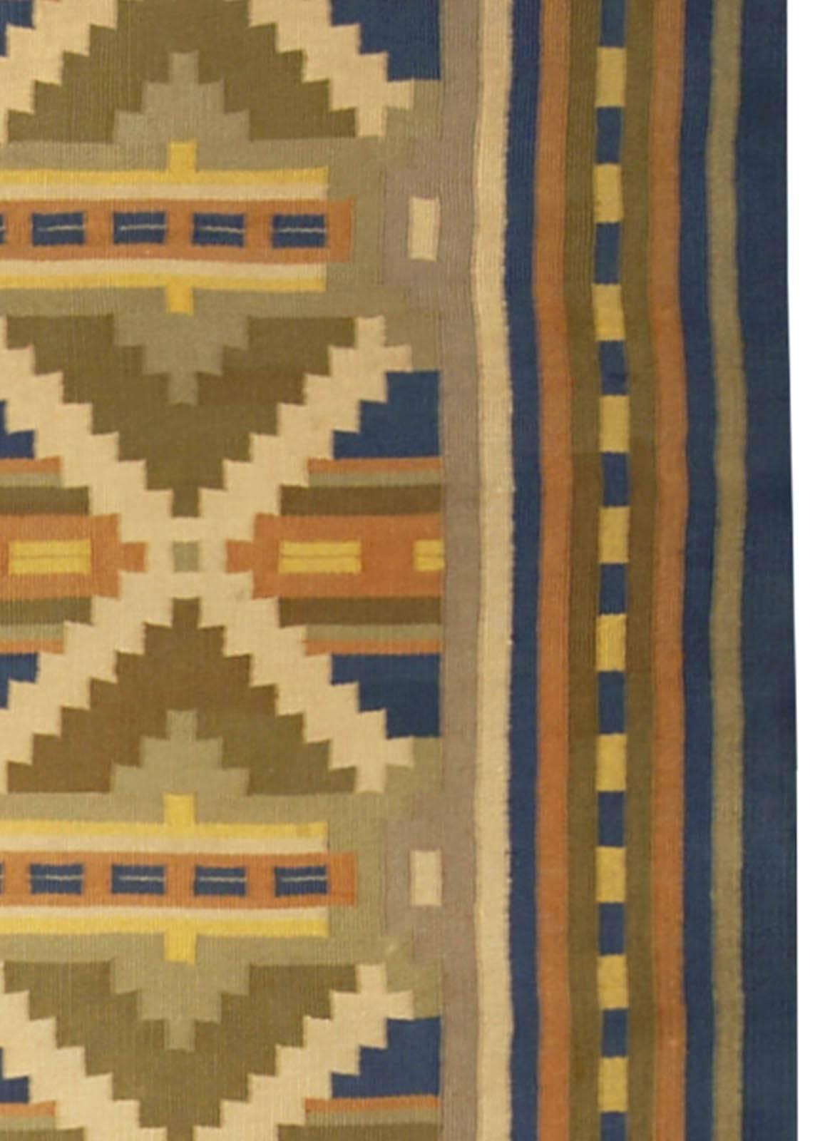 Mid-20th Century Swedish Geometric Handmade Wool Rug In Good Condition For Sale In New York, NY