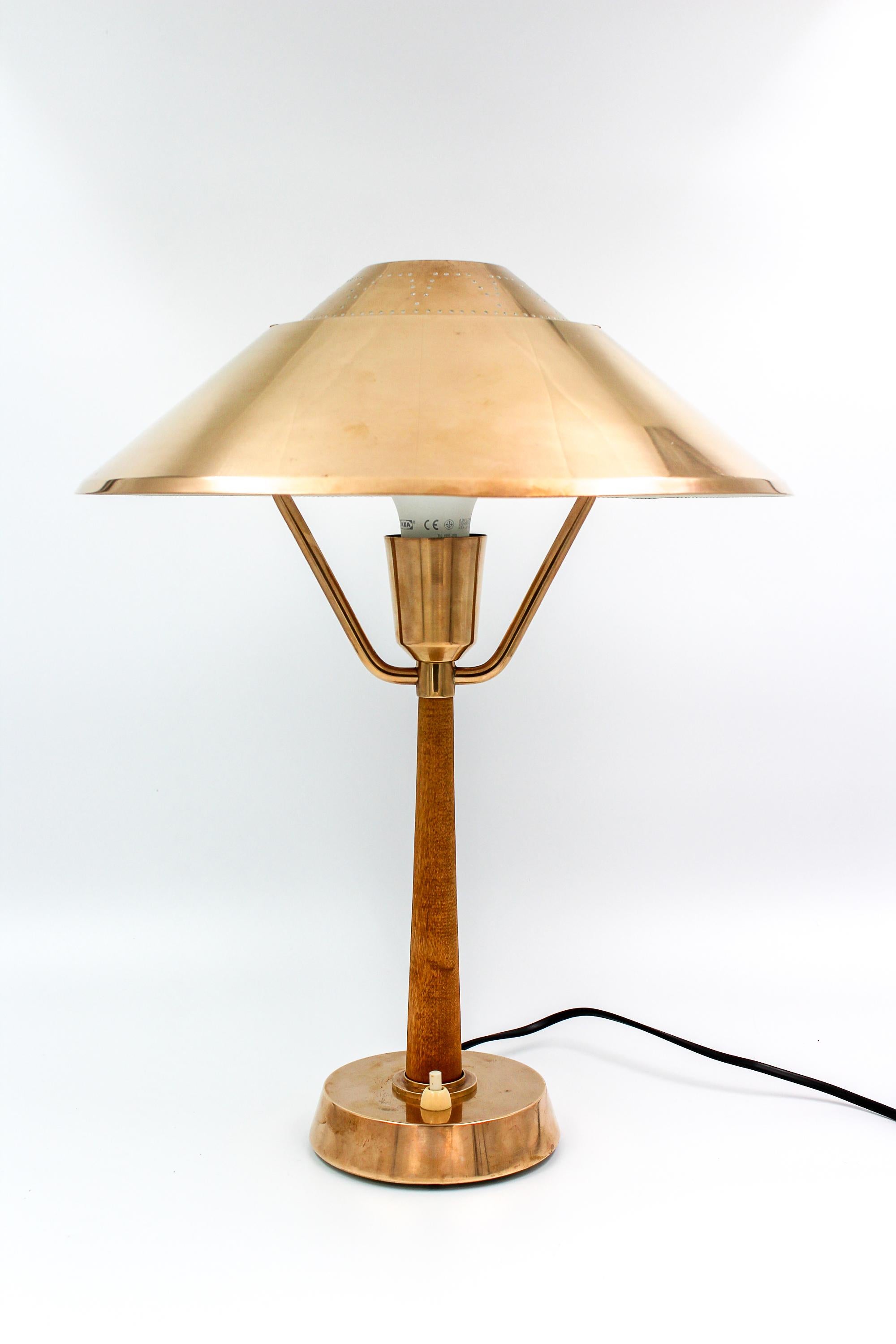 Midcentury Swedish Table Lamp by AB E Hansson & Co, 1940s (Messing) im Angebot