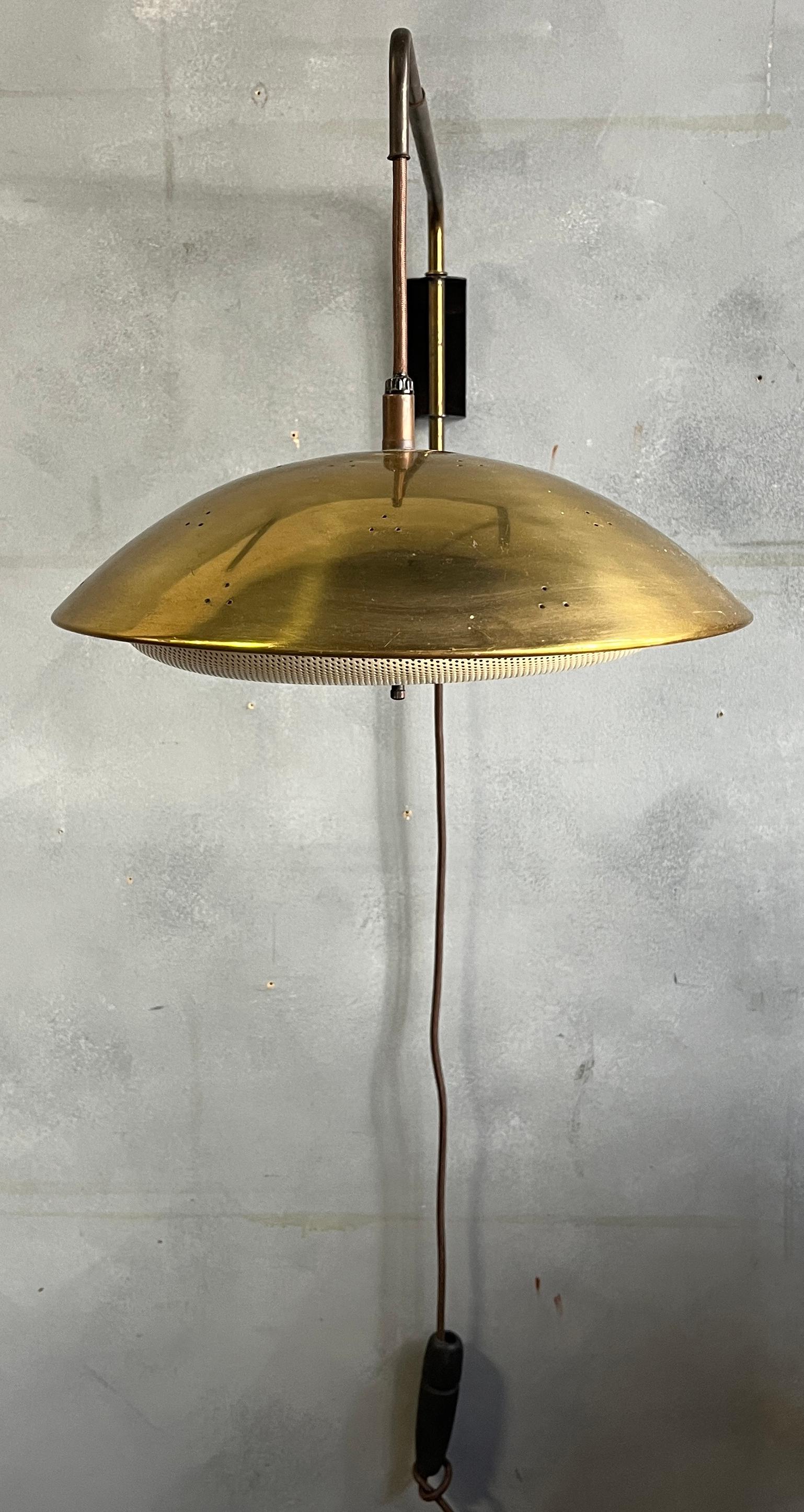 Midcentury Swing Arm Adjustable Lamp In Good Condition In BROOKLYN, NY