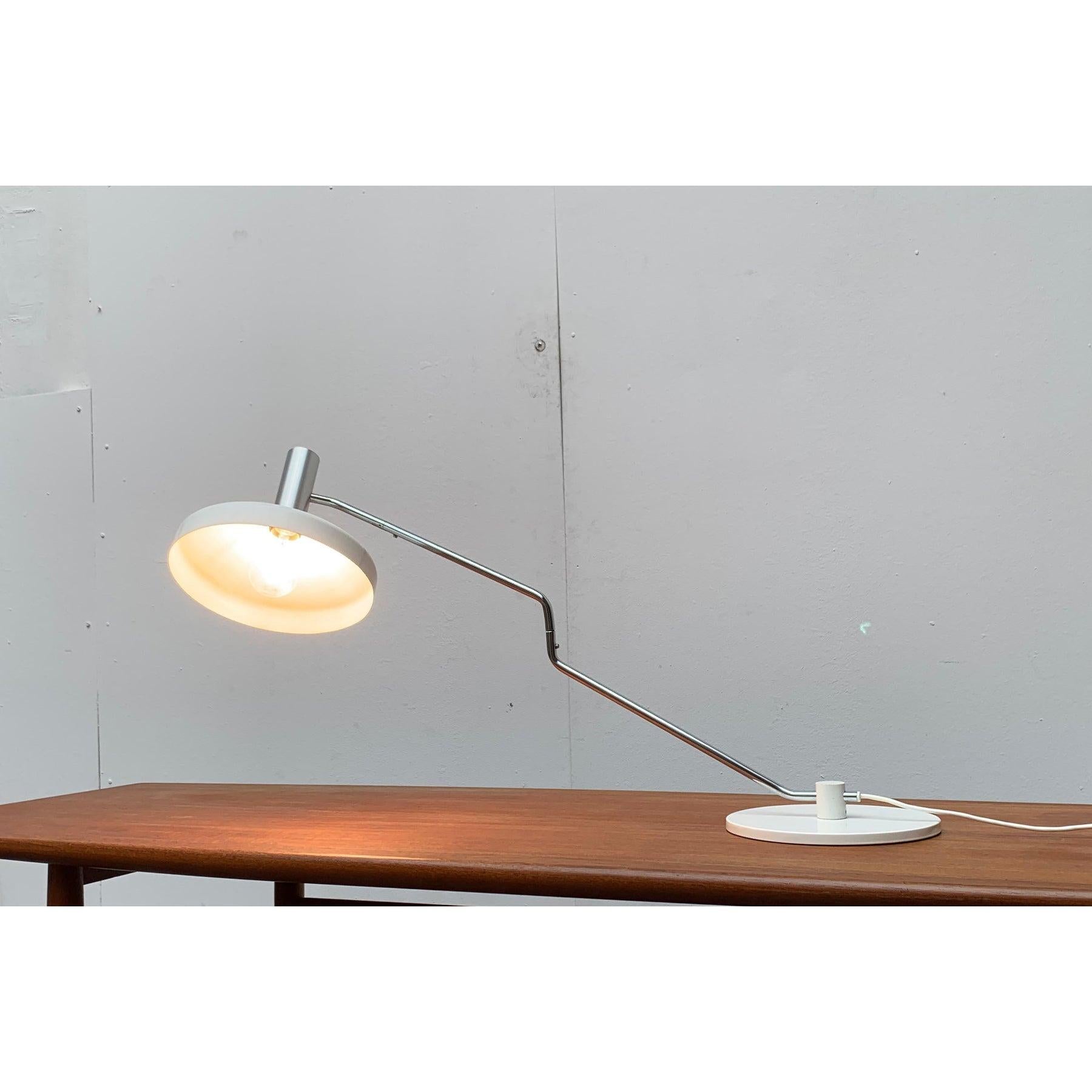 Mid-Century Modern Lampe de table Pentarkus suisse du milieu du siècle par Rosemarie & Rico Baltensweiler, années 1950 en vente