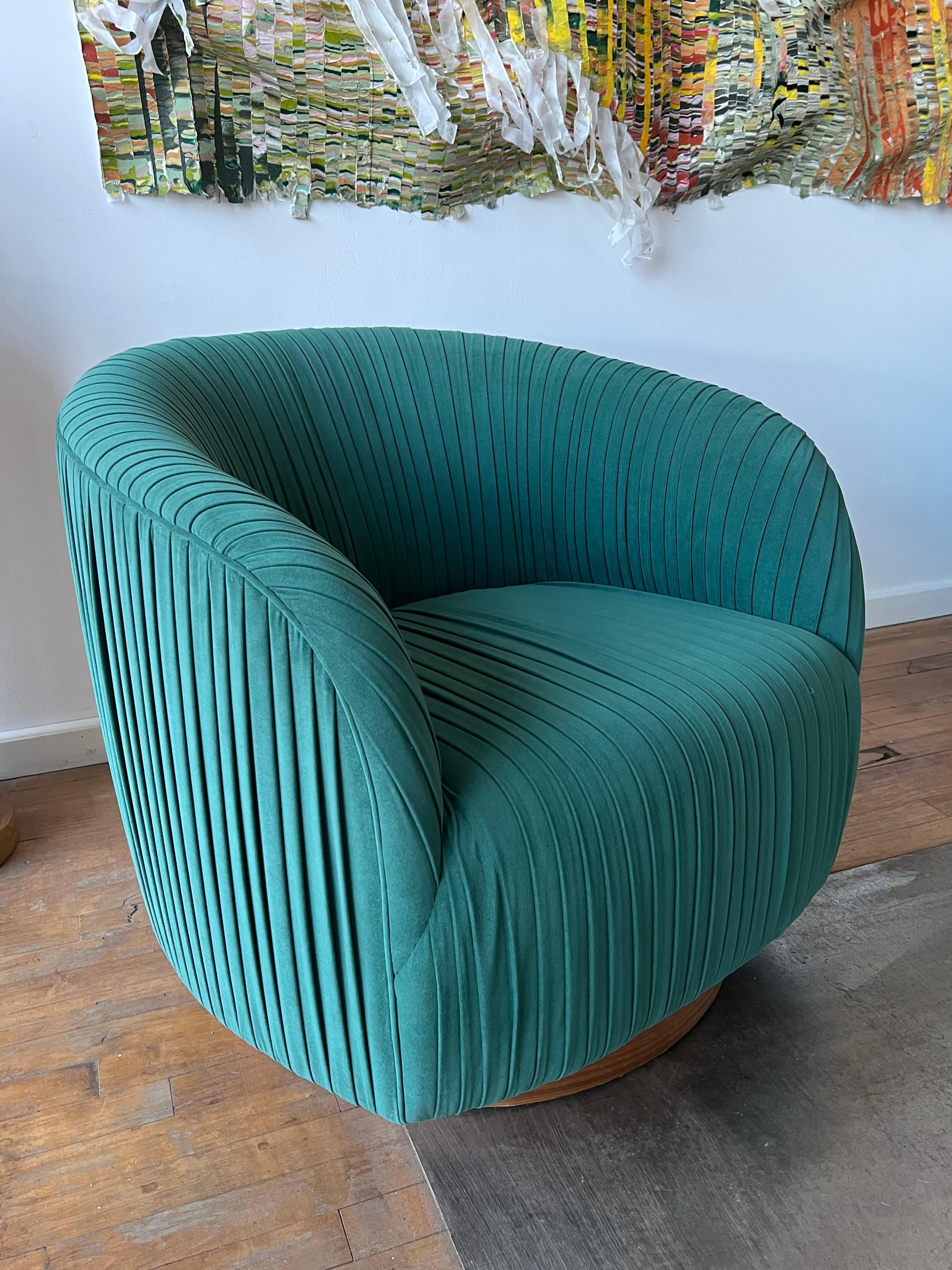 Mid-Century Swivel Barrel Chairs  In Excellent Condition For Sale In Chicago, IL