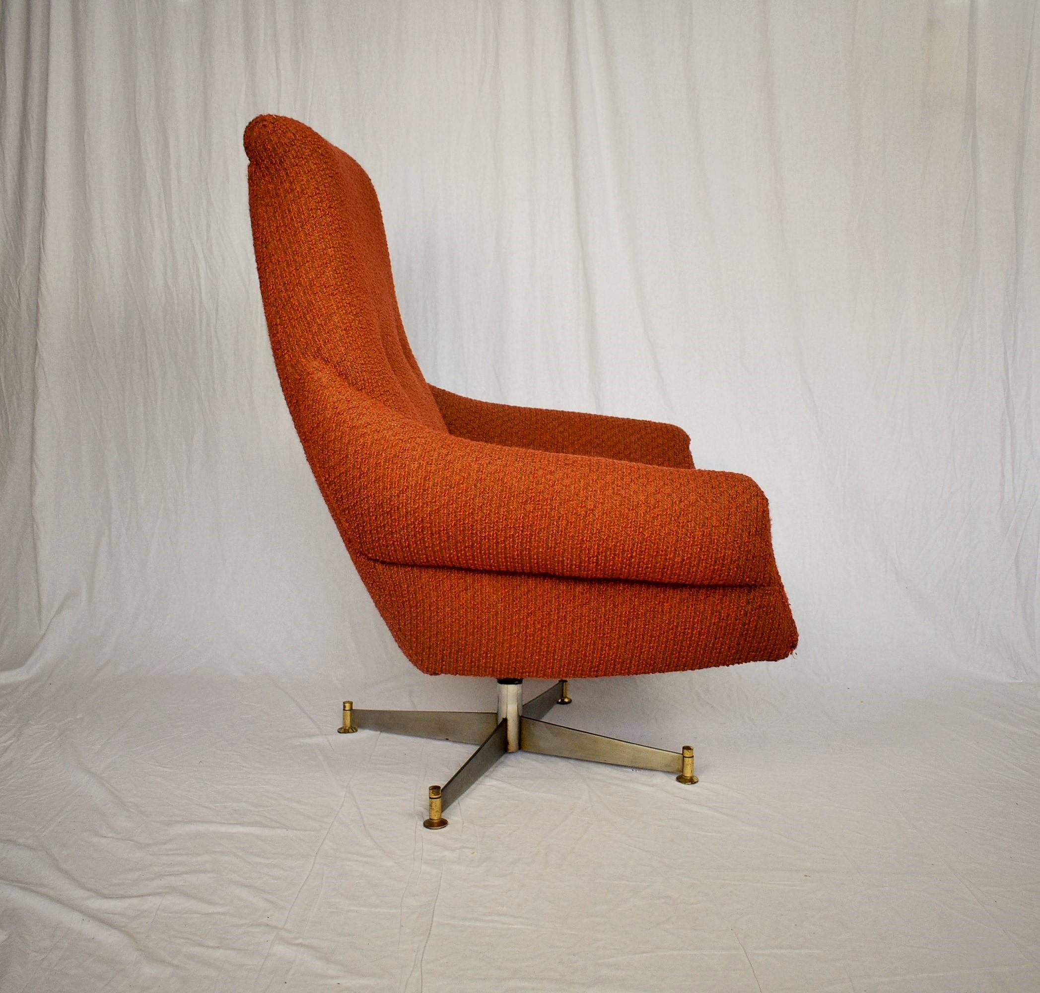 - Made in Italy
- Made of metal, fabric
- Original upholstrey
- Very comfortable
- Good, original condition.
