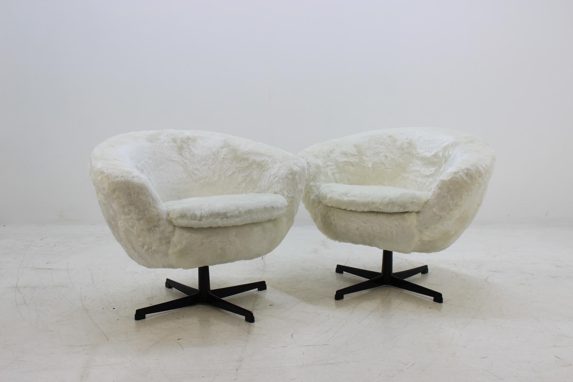 Mid-Century Modern Midcentury Swivel Chairs, 1970s