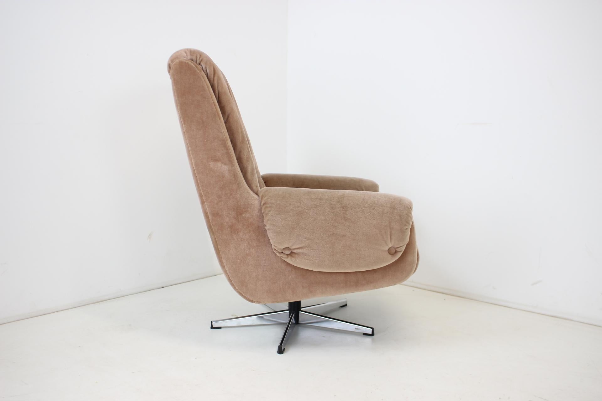 Midcentury Swivel Armchair, Peem, Finland, 1970s In Good Condition For Sale In Praha, CZ