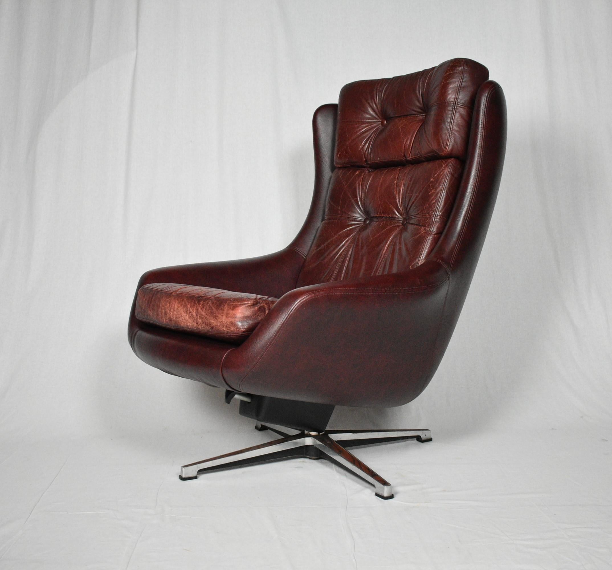 Midcentury Swivel Leather Armchair, Peem, Finland, 1970s 1