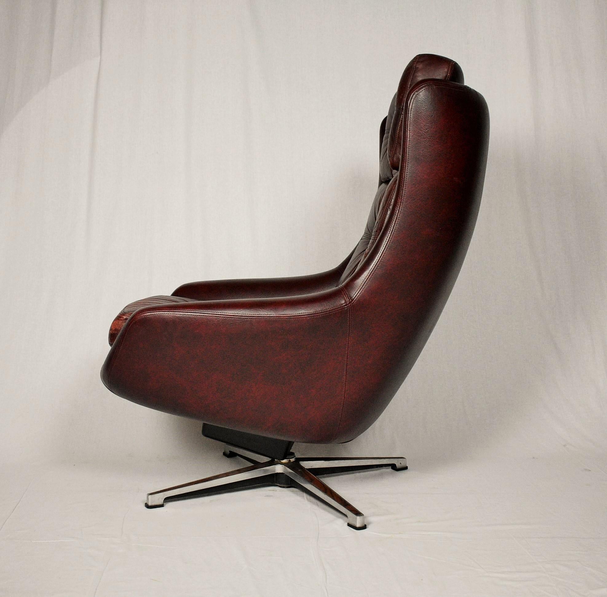 Midcentury Swivel Leather Armchair, Peem, Finland, 1970s 2