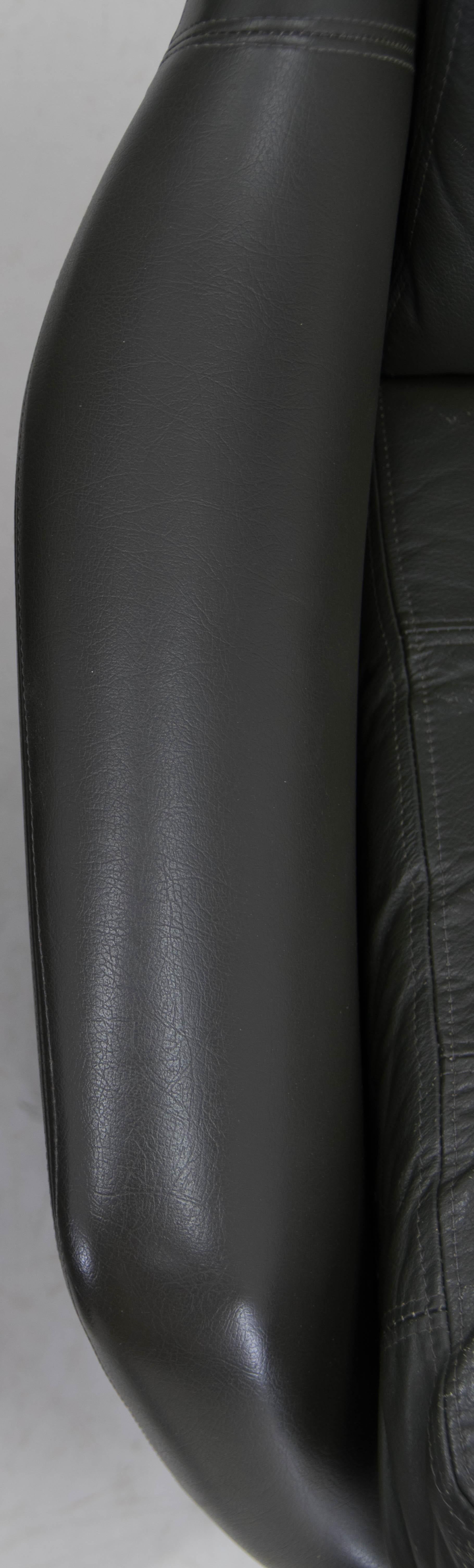 Fauteuil à bascule du milieu du siècle, PEEM, Finland, années 1970 en vente 4