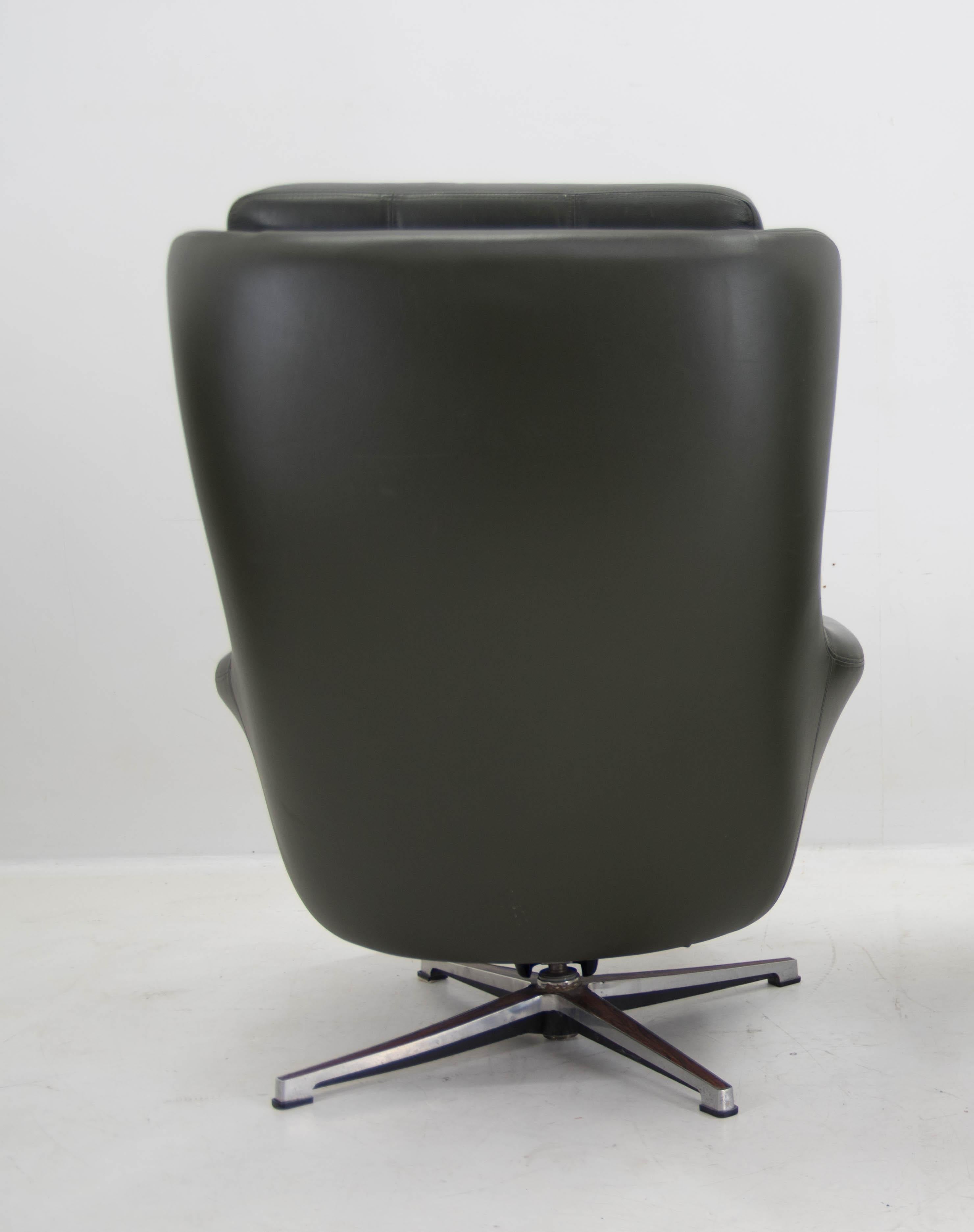 Finlandais Fauteuil à bascule du milieu du siècle, PEEM, Finland, années 1970 en vente