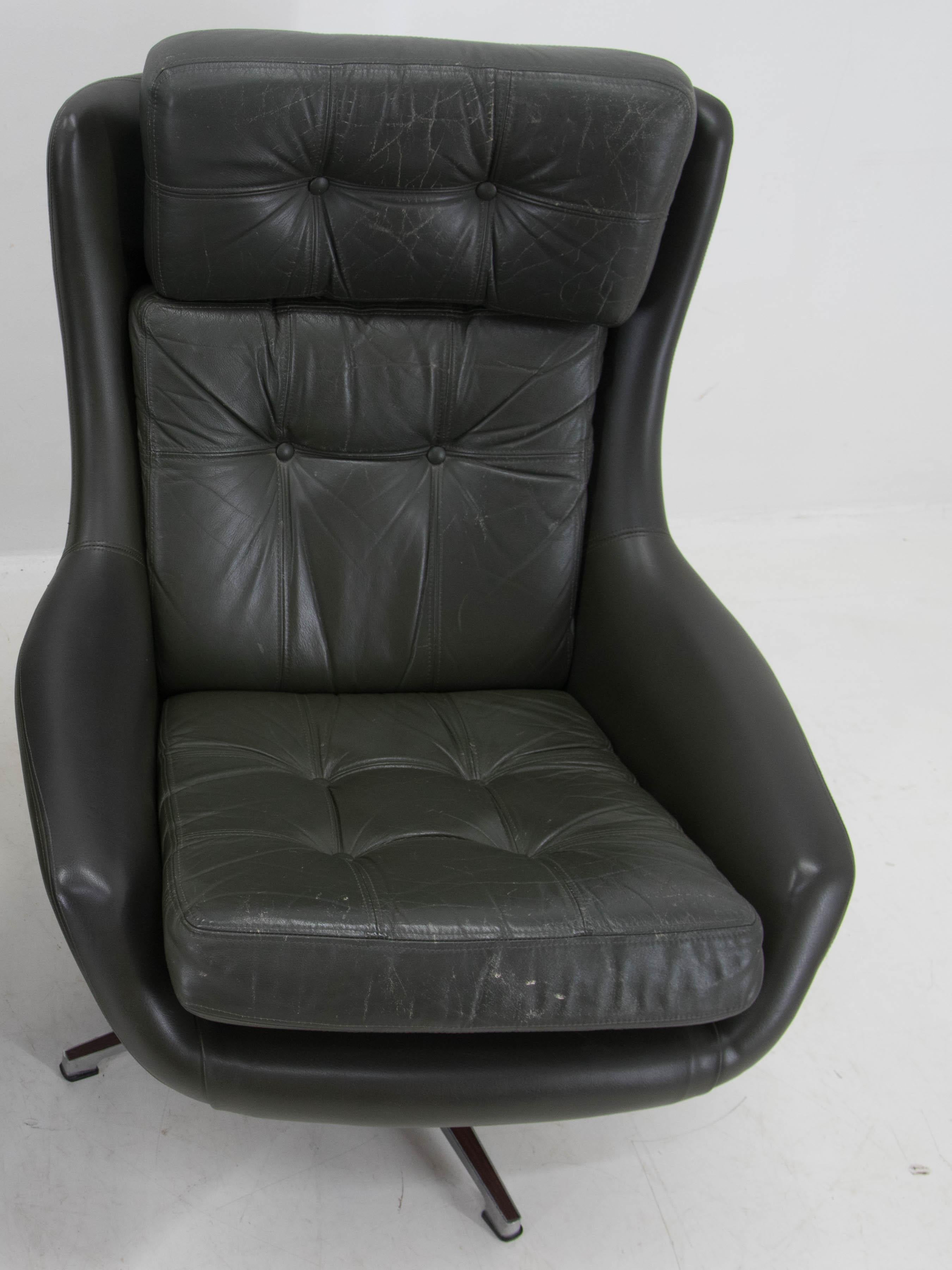 Sillón mecedora giratorio de mediados de siglo, Peem, Finlandia, 1970 Metal en venta