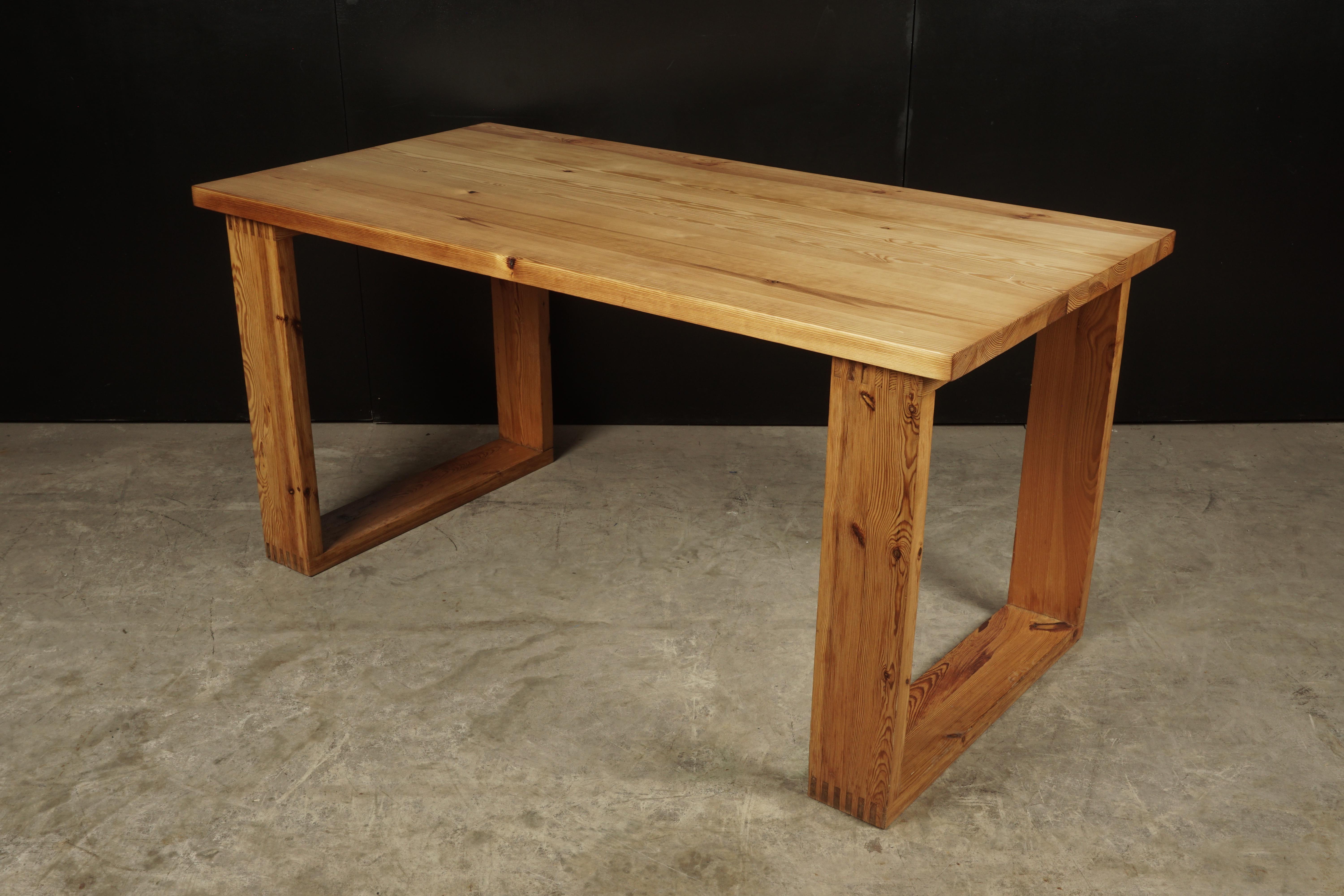 Midcentury table designed by Ate Van Apeldoorn, Netherlands, circa 1960. Solid pine construction.