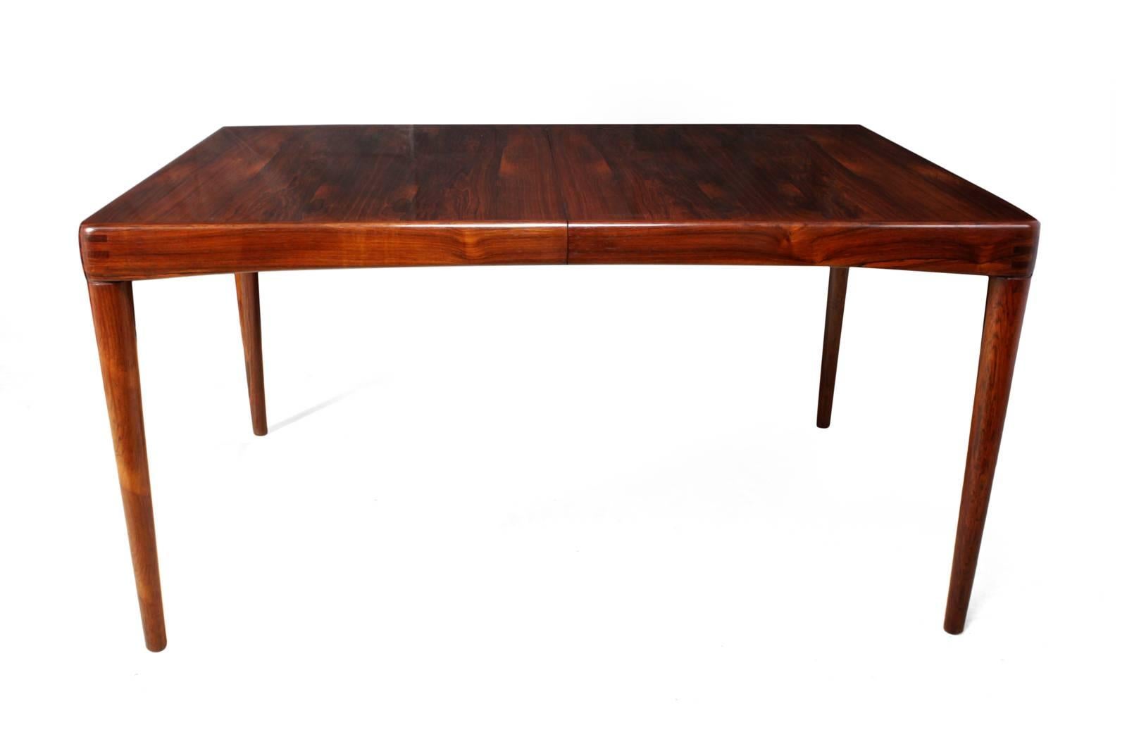 Midcentury table in rosewood by Bramin
A rosewood dining table produced in Denmark in the mid-1960s by Bramin, the table will seat six people and extended will seat eight, the central leaf stores neatly underneath

Age: 1960

Style: Mid-Century