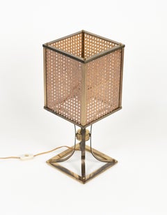 Lámpara de sobremesa de mediados de siglo Estilo Romeo Rega de latón, cristal y mimbre, Italia Años 70