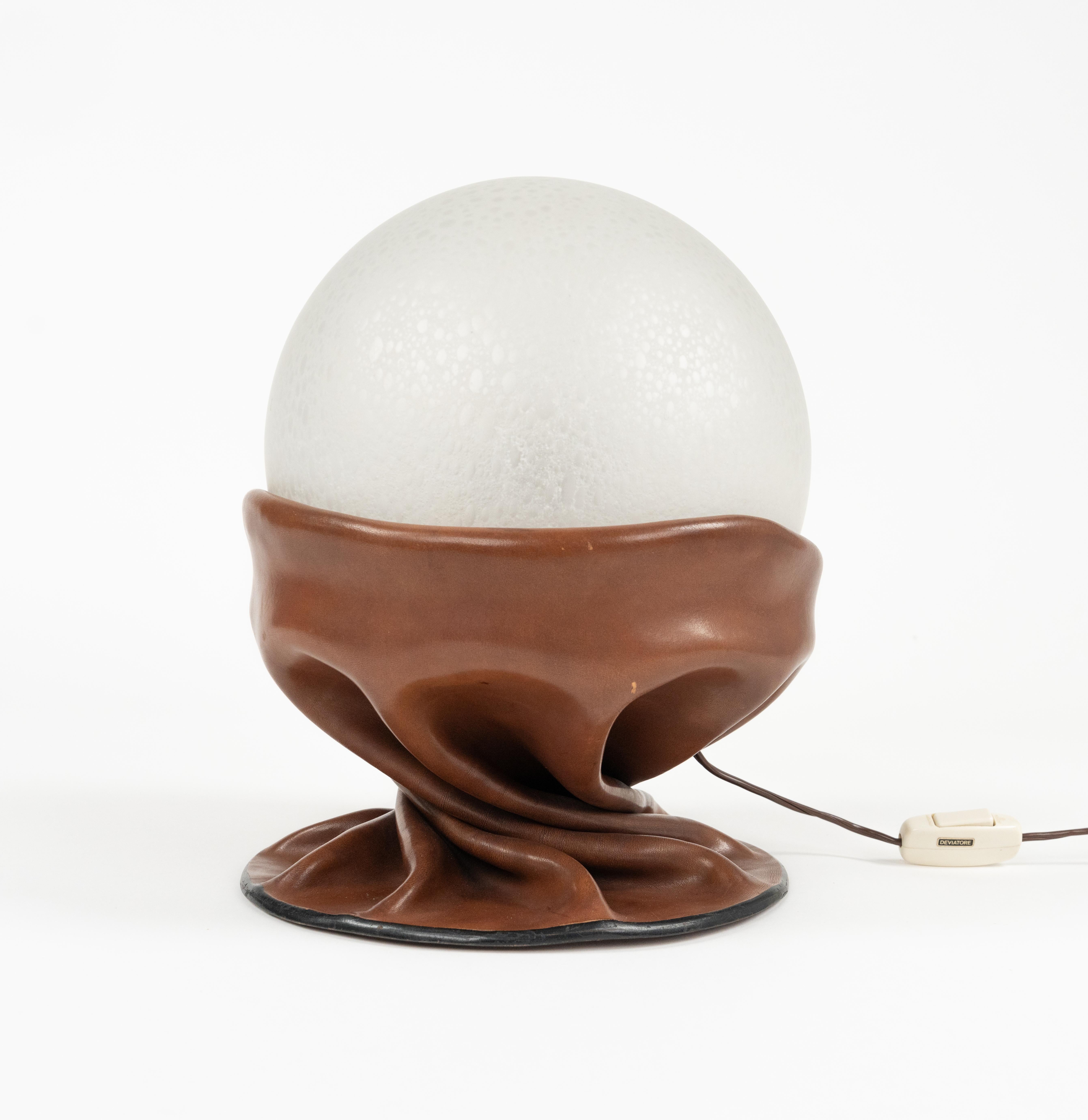 Lampe de table du milieu du siècle en cuir Brown et verre dépoli par Nova Tecno, Italie, années 1970 en vente 2