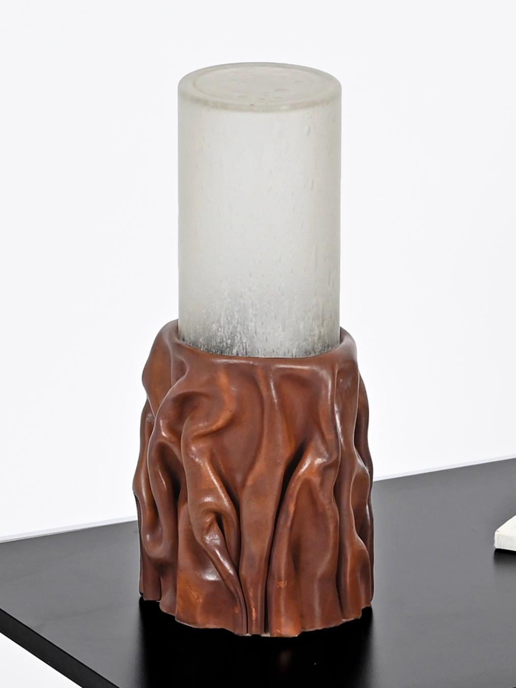 Lampada da tavolo del Medioevo in pelle marrone e vetro di Murano di Nova Tecno, Italia anni '70 in vendita 7
