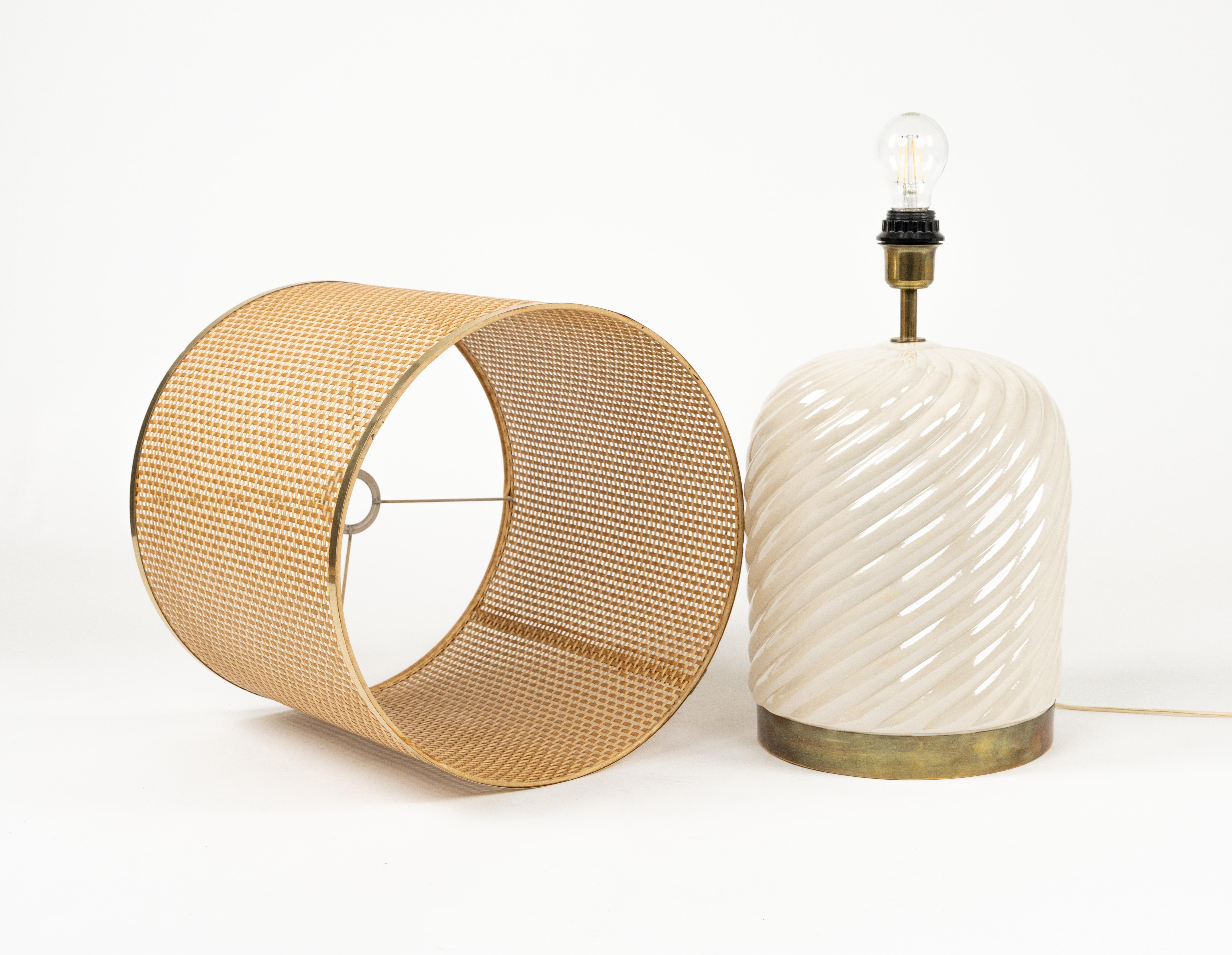 Lampada da tavolo del Medioevo in ceramica, ottone e vimini di Tommaso Barbi, Italia anni '70 in vendita 3