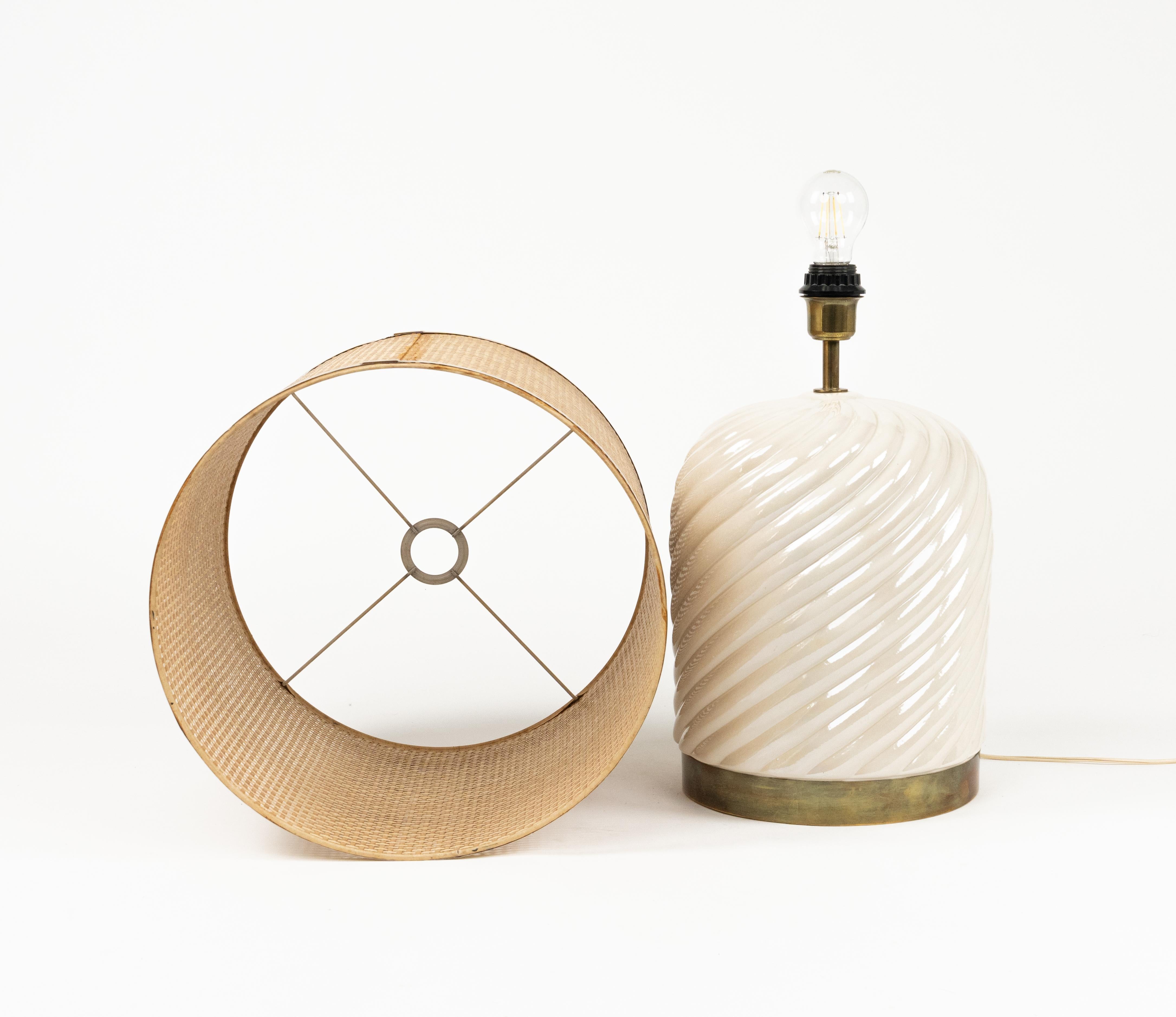 Lampada da tavolo del Medioevo in ceramica, ottone e vimini di Tommaso Barbi, Italia anni '70 in vendita 4