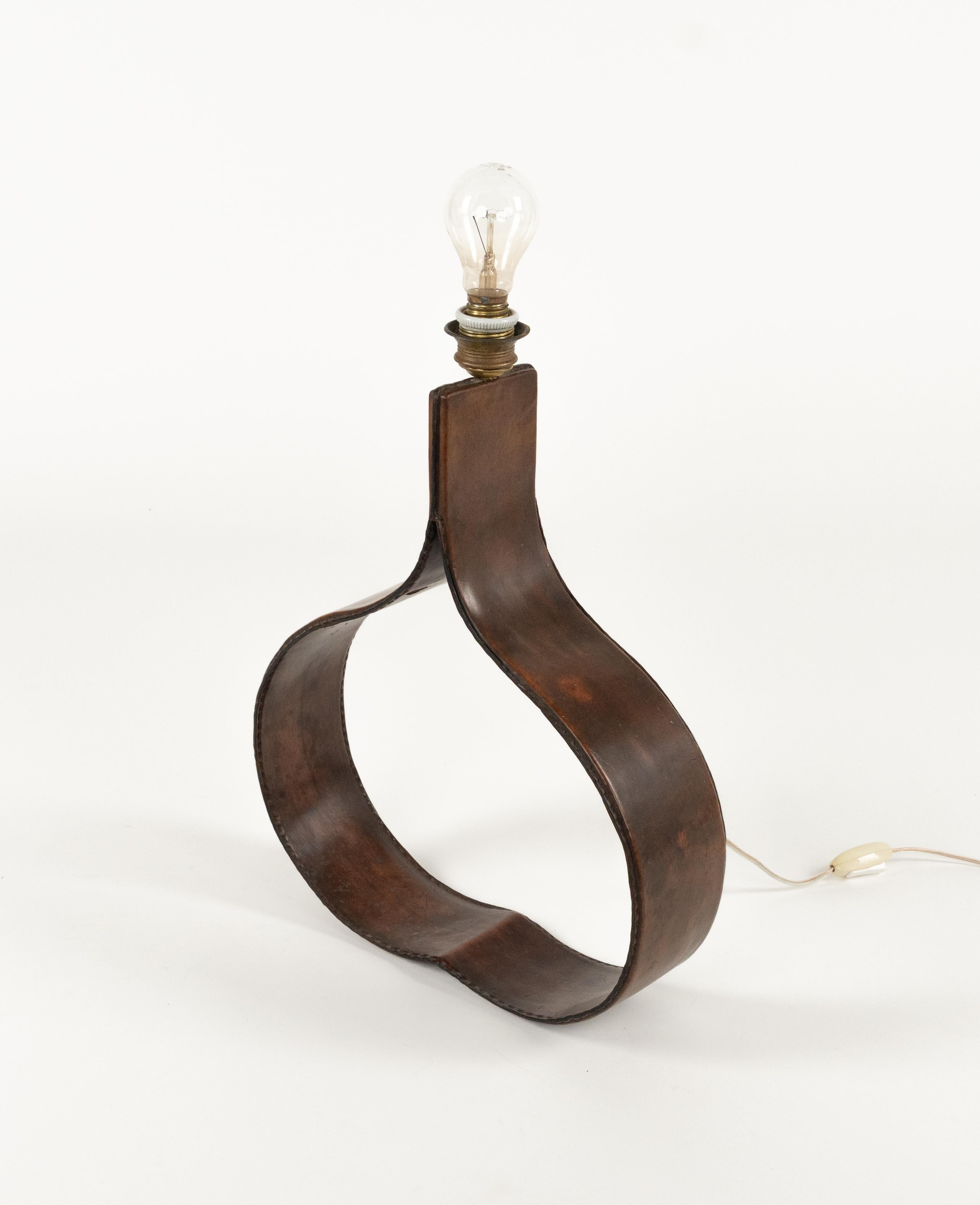 Mid-Century Modern Midcentury Table Lamp Curved Brown Leather Jacques Adnet Style, Italy 1970s For Sale