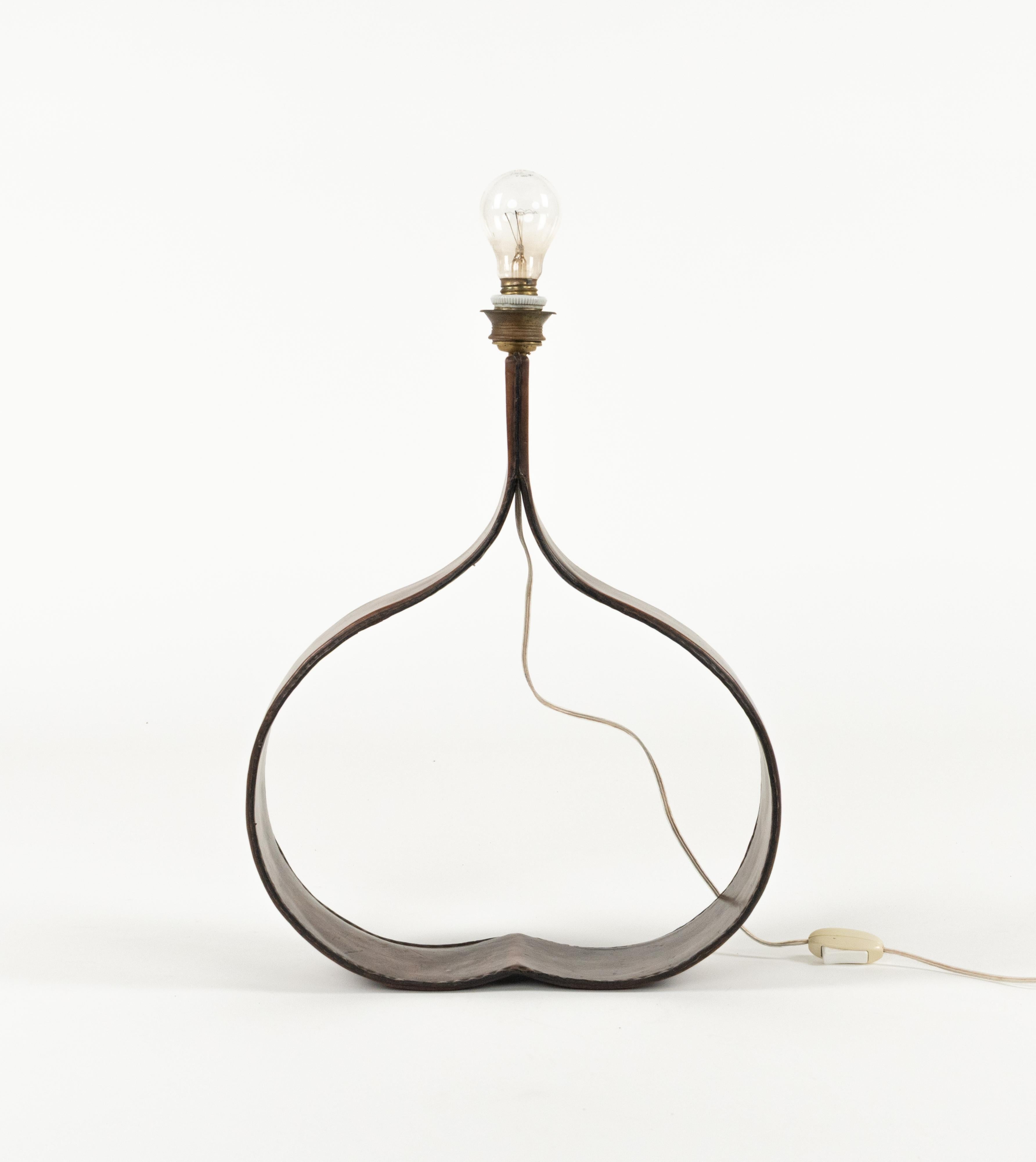 Italian Midcentury Table Lamp Curved Brown Leather Jacques Adnet Style, Italy 1970s For Sale