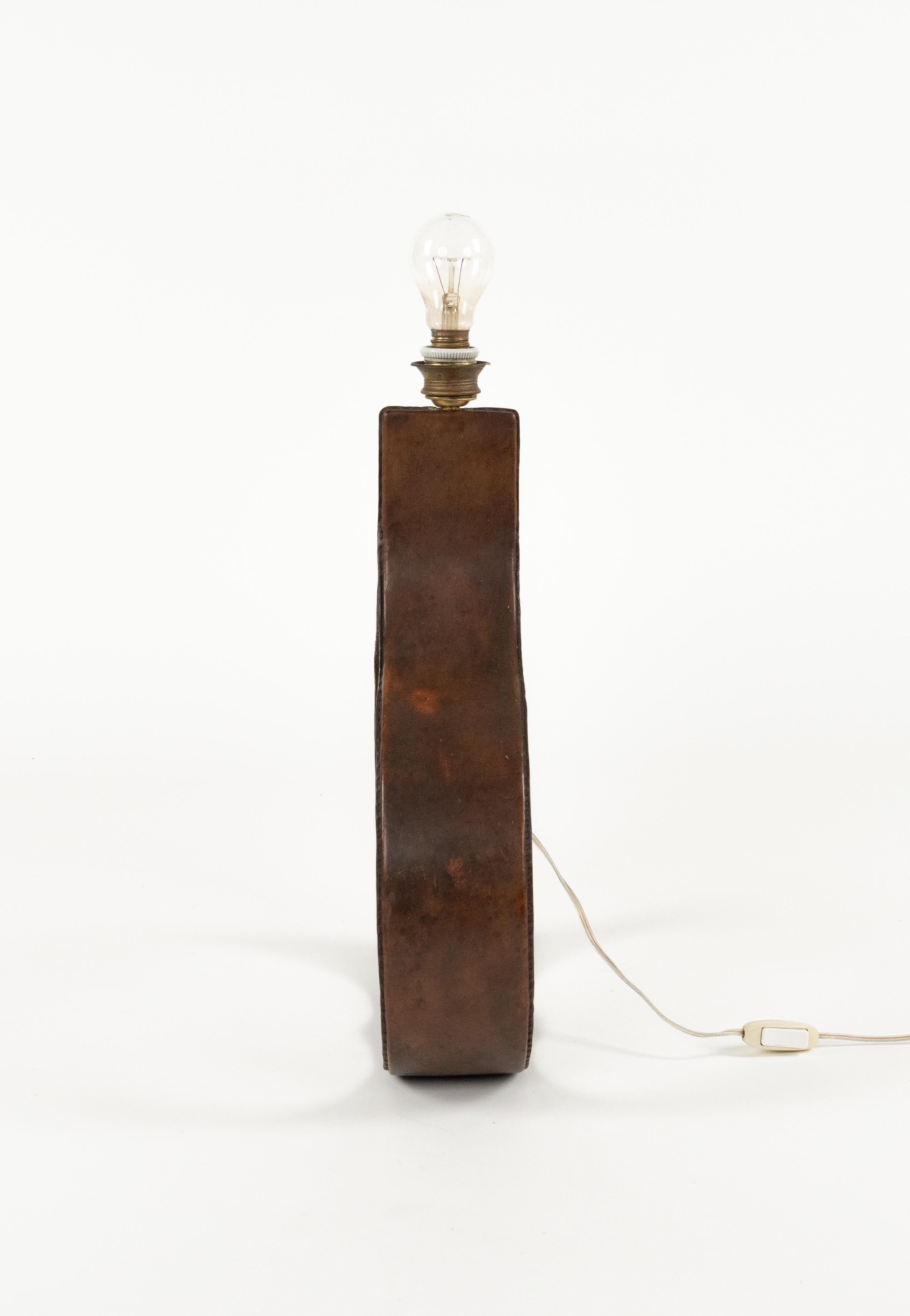 Late 20th Century Midcentury Table Lamp Curved Brown Leather Jacques Adnet Style, Italy 1970s For Sale