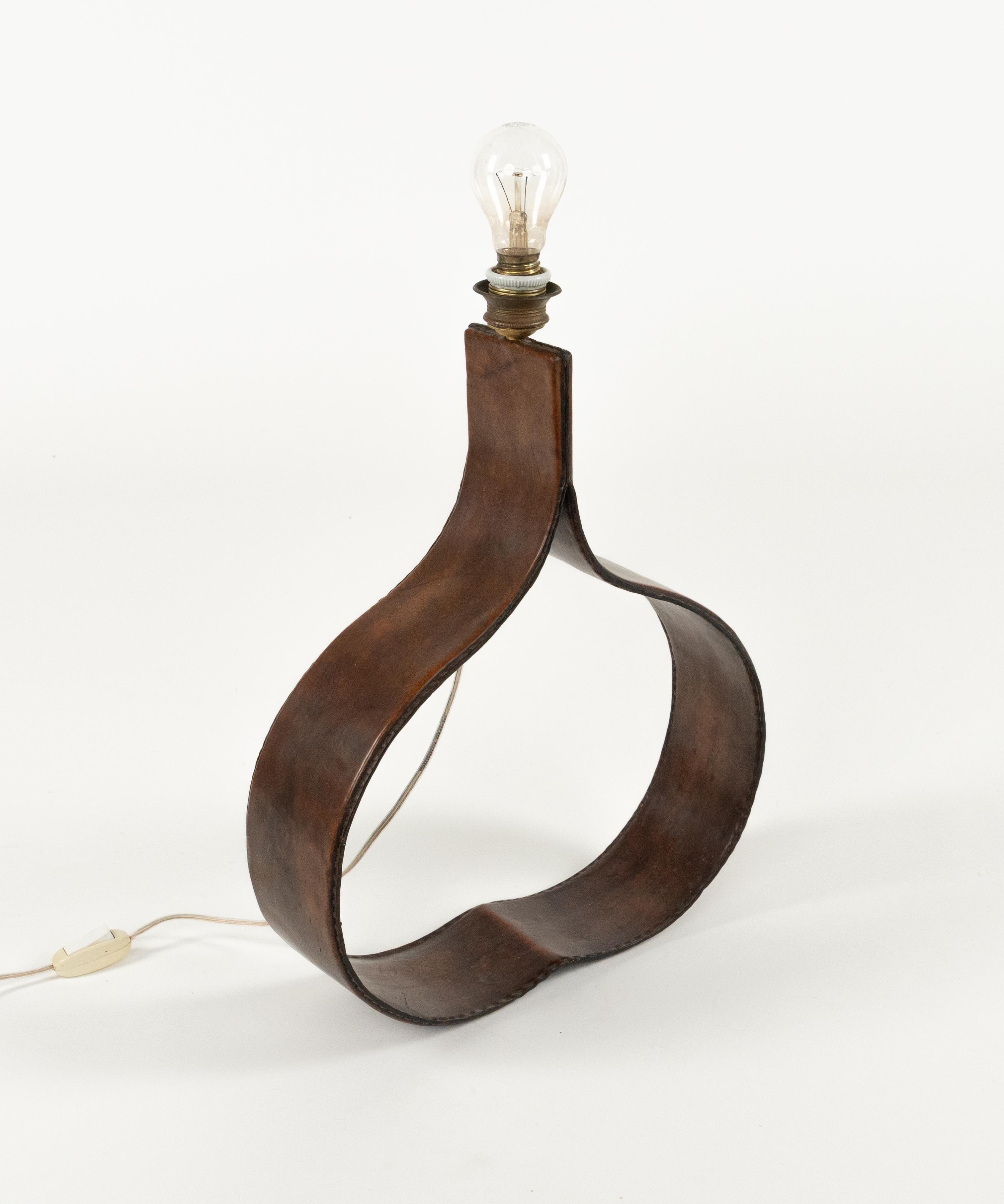 Metal Midcentury Table Lamp Curved Brown Leather Jacques Adnet Style, Italy 1970s For Sale