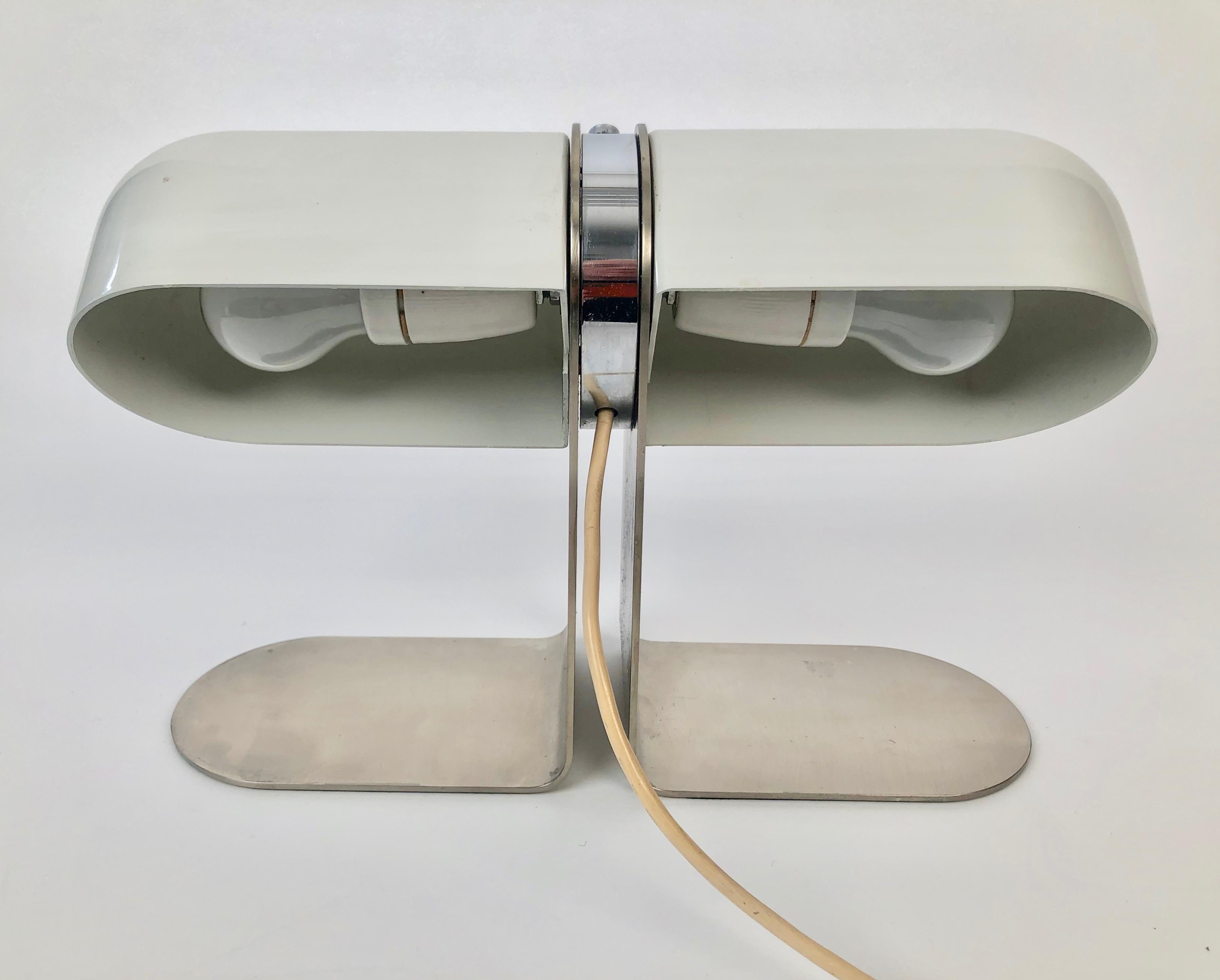 Mid-Century-Tischlampe, entworfen von Andre Ricard, für Metalarte, Spanien, 1970er Jahre (Emailliert) im Angebot