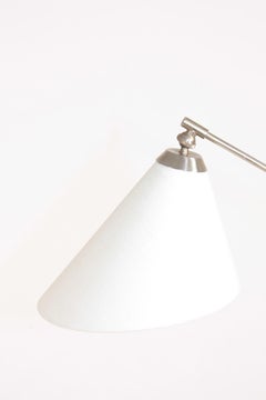 Lámpara de mesa de mediados de siglo diseñada por Th. Valentiner, Made in Denmark, años 50