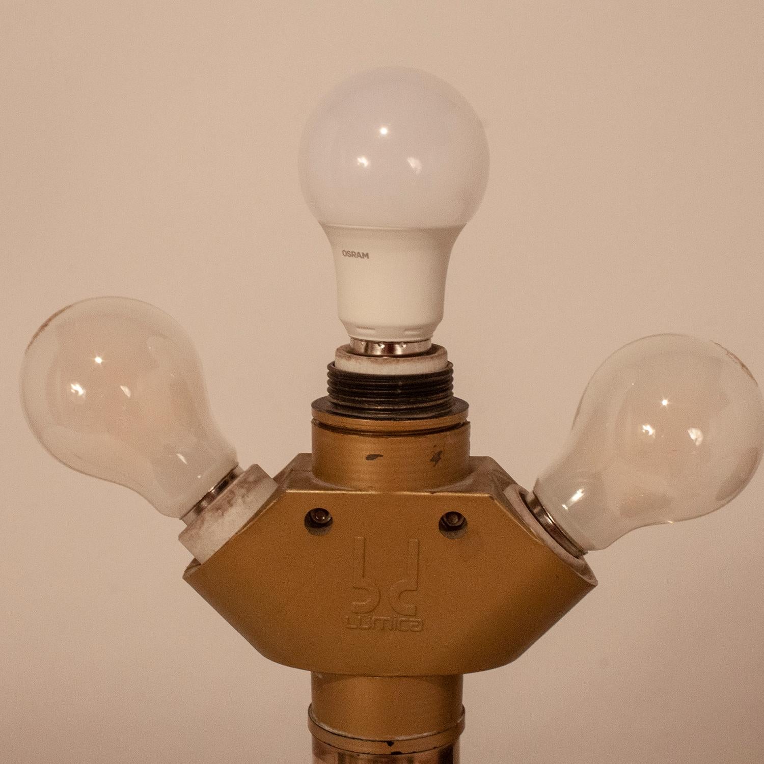 Tischlampe aus der Mitte des Jahrhunderts, entworfen von Willy Rizzo, 1970er Jahre für Lumica, Spanien, Messing (Ende des 20. Jahrhunderts) im Angebot