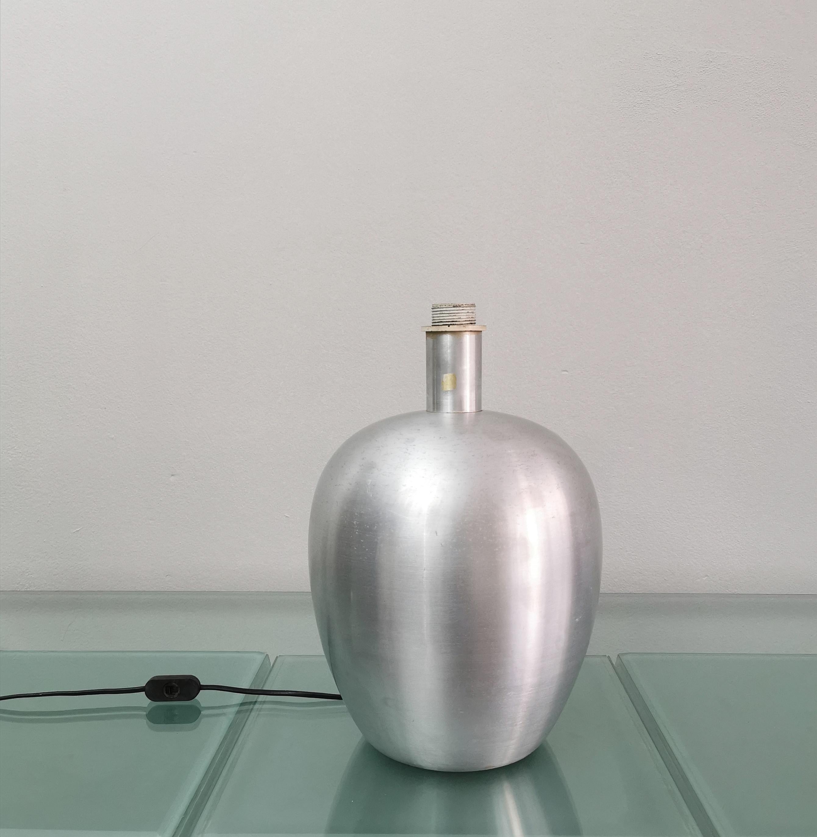 Lampe de table Midcentury Tissu Aluminium brossé Design italien années 1970 en vente 4