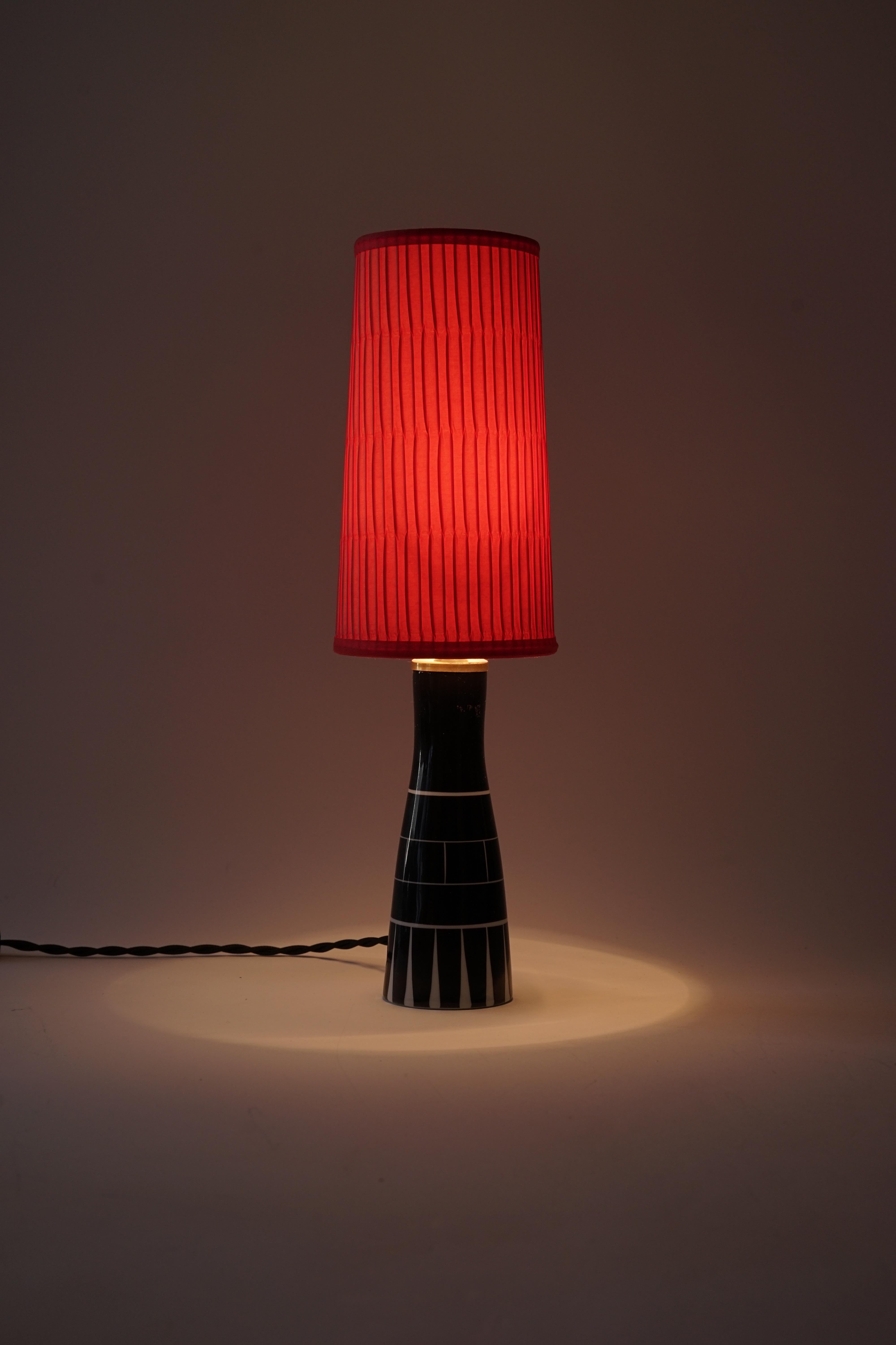 Midcentury Table Lamp from Royal Dux with Red Silk Shade For Sale 2