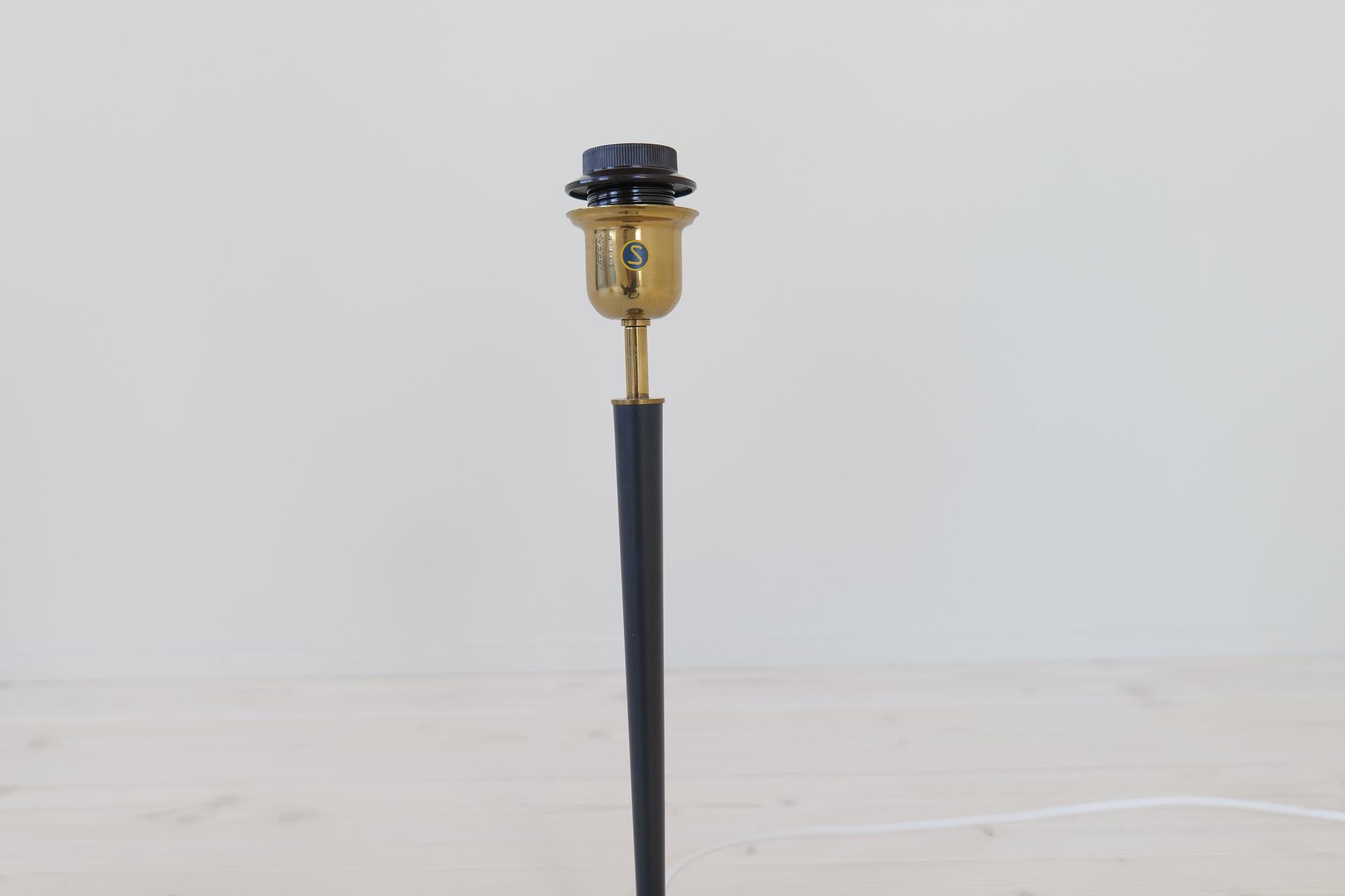 Midcentury Modern Table Lamp in Brass and Cast Iron Asea Sweden, 1950s For Sale 9