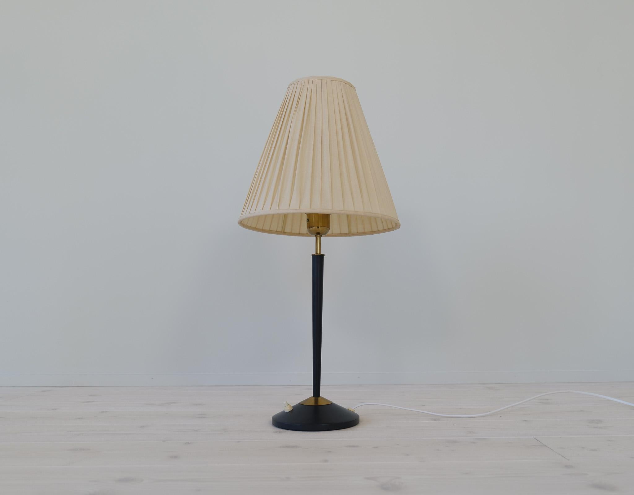 Midcentury Modern Table Lamp in Brass and Cast Iron Asea Sweden, 1950s For Sale 3