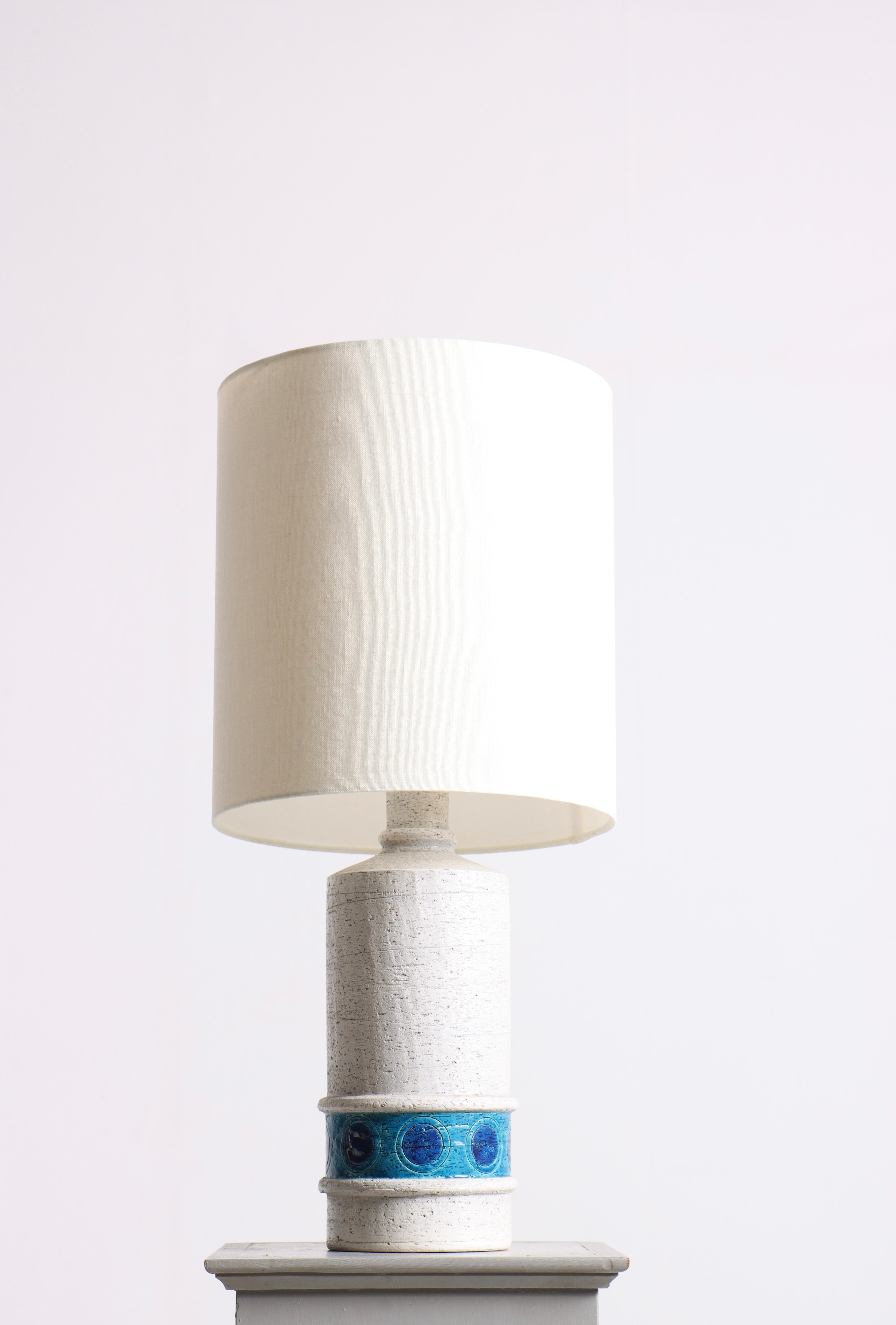 Table lamp in ceramic, designed by Aldo Londi and made by Bitossi, made in Italy in the 1960s. Great original condition.