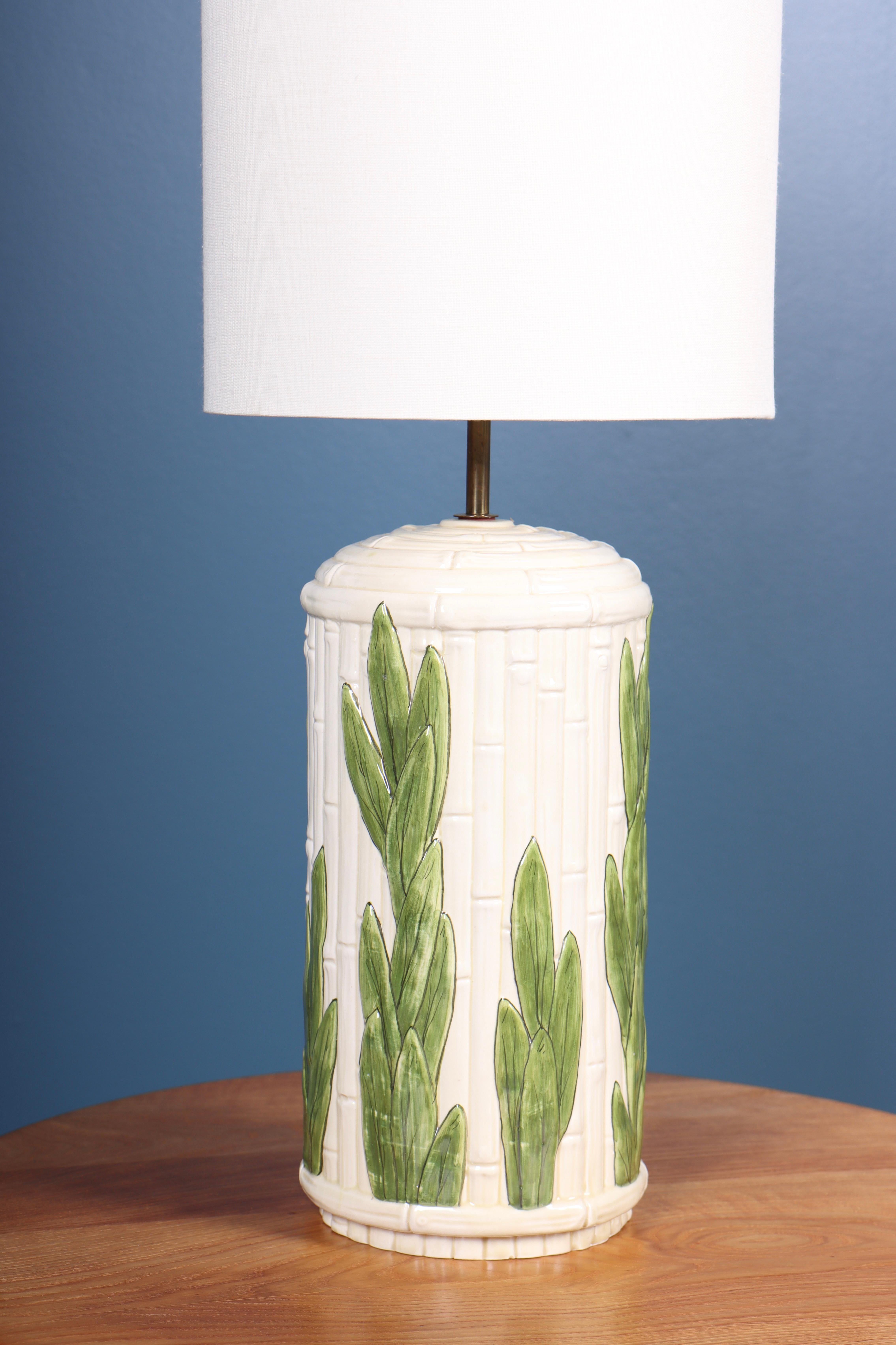 Table lamp in ceramic, designed by R. Costa and made by Costa Bassano Artistic Ceramic, made in Italy in the 1960s. Great original condition.
