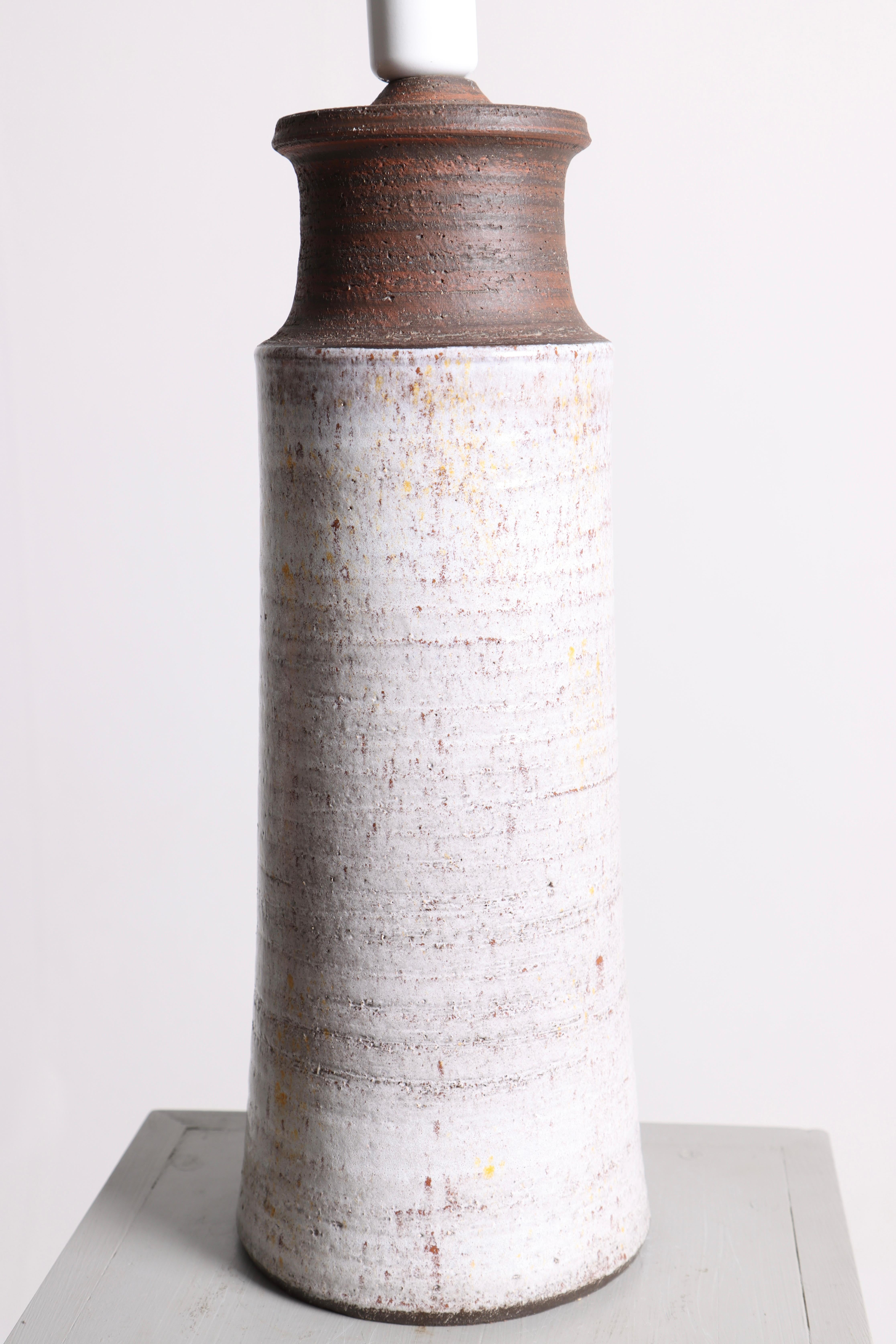 Keramik-Tischlampe aus der Jahrhundertmitte, hergestellt in Dänemark 1960er Jahre (Skandinavische Moderne) im Angebot