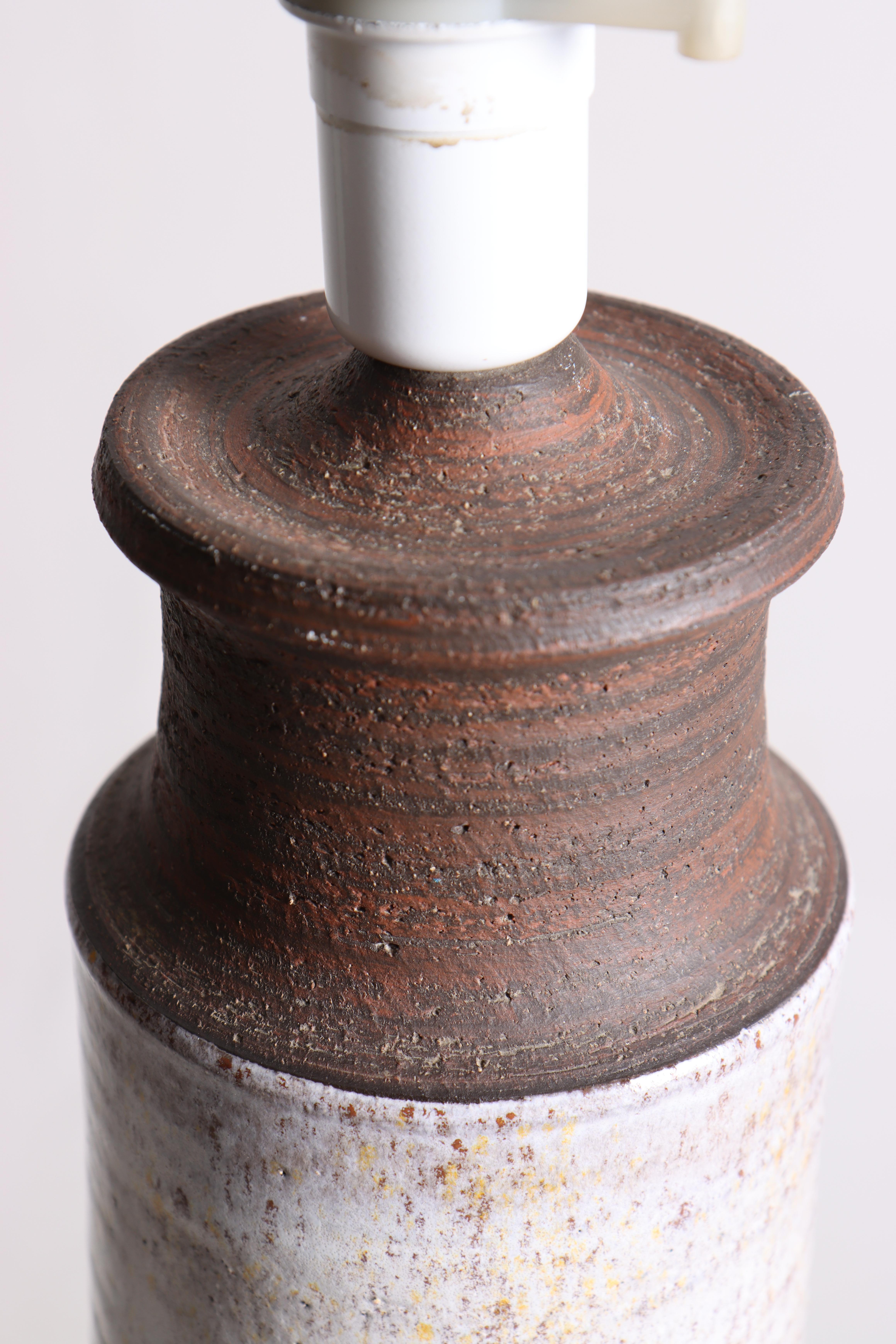 Keramik-Tischlampe aus der Jahrhundertmitte, hergestellt in Dänemark 1960er Jahre (Dänisch) im Angebot