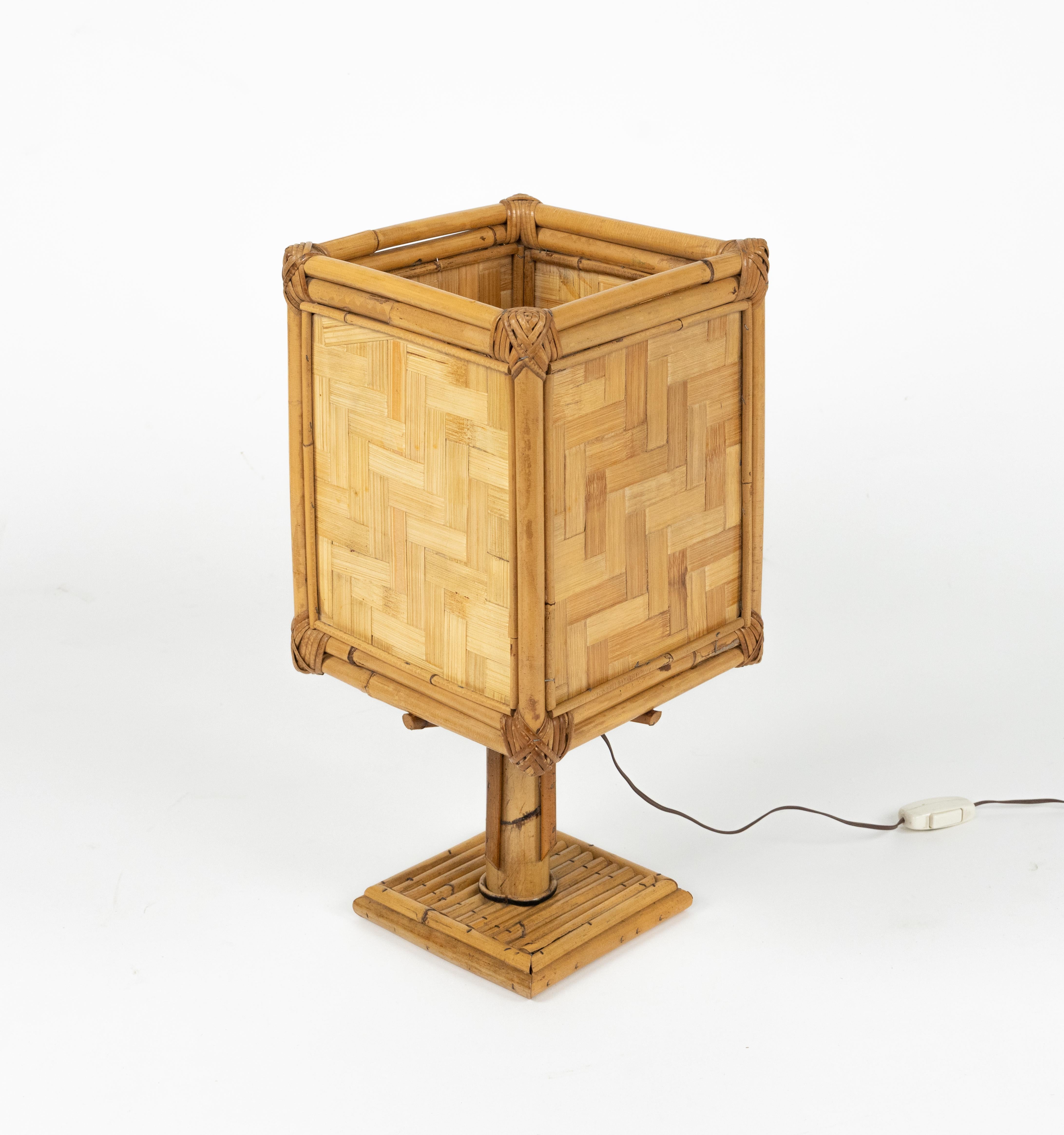 Lámpara de sobremesa de mediados de siglo en ratán y bambú Estilo Vivai del Sud, Italia Años 70 en venta 3