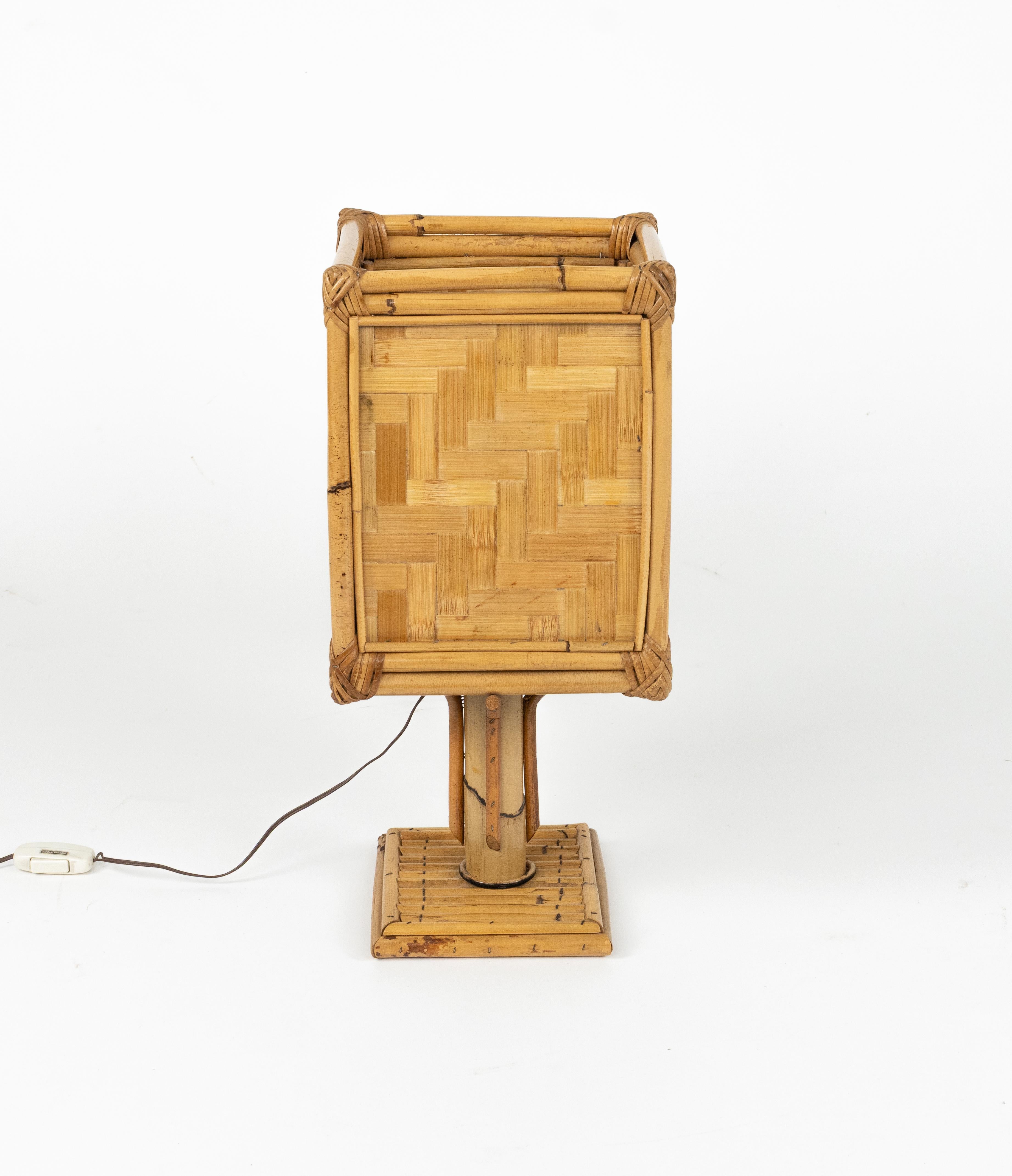 Lámpara de sobremesa de mediados de siglo en ratán y bambú Estilo Vivai del Sud, Italia Años 70 en Bueno estado para la venta en Rome, IT