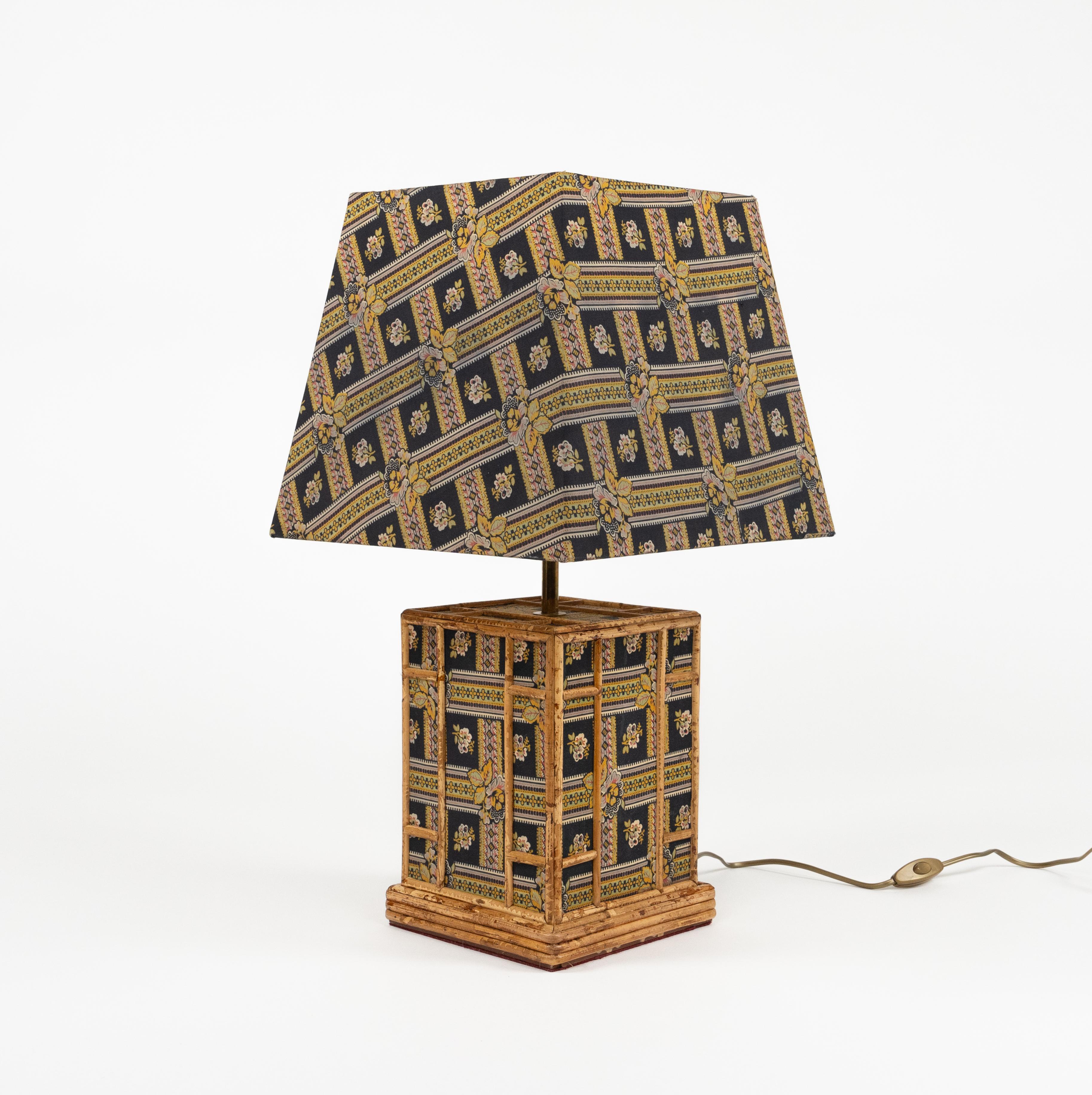 Mid-Century-Tischlampe aus Rattan, Stoff und Messing von Vivai Del Sud, Italien 1970er Jahre im Angebot 5