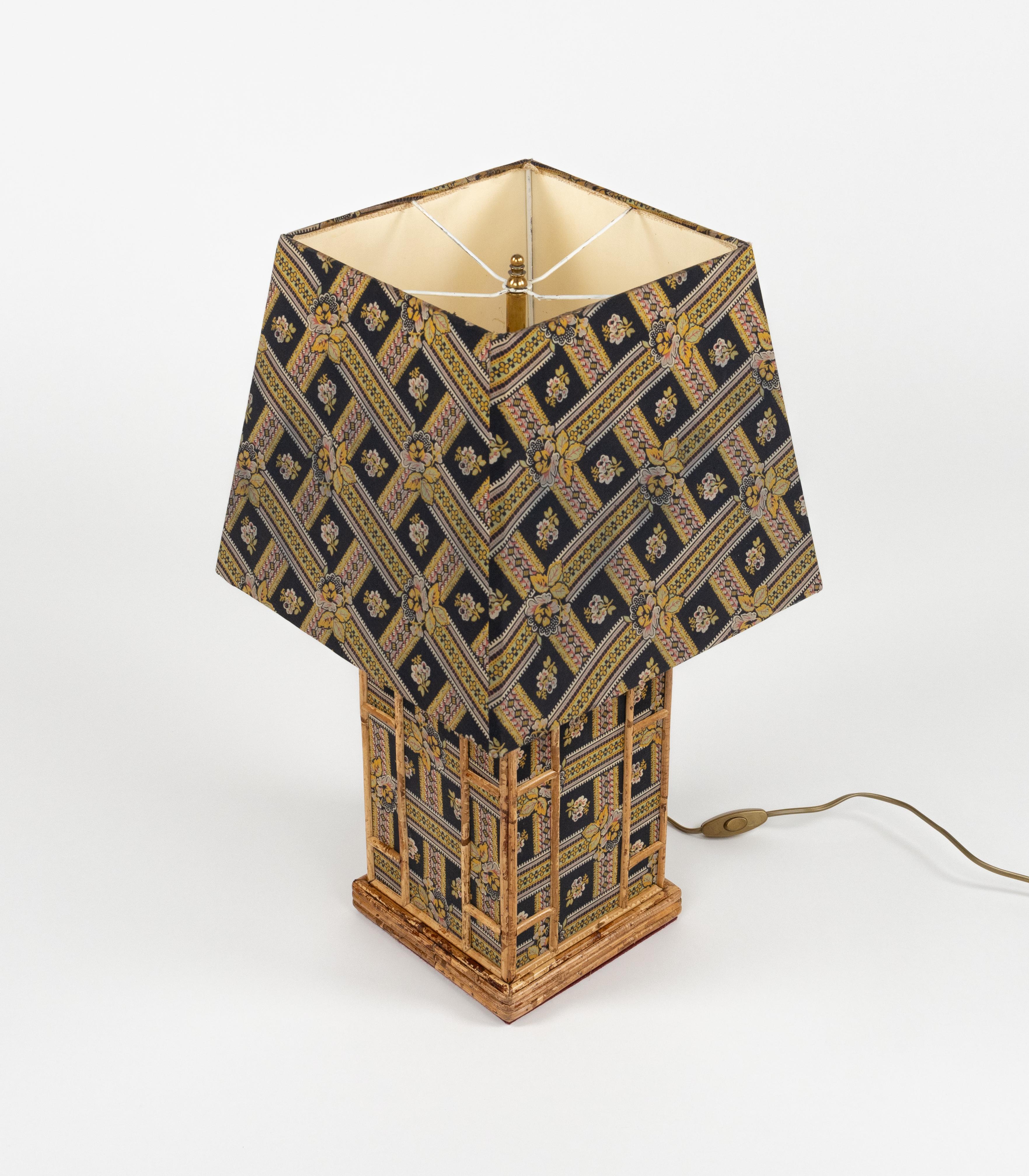 Mid-Century-Tischlampe aus Rattan, Stoff und Messing von Vivai Del Sud, Italien 1970er Jahre (Italienisch) im Angebot